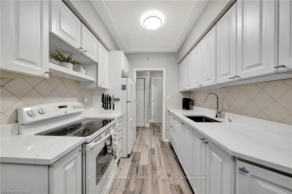 Photo 3 of Unit 307, 11 Woodman Drive S, Hamilton, Corman — HOMEH
