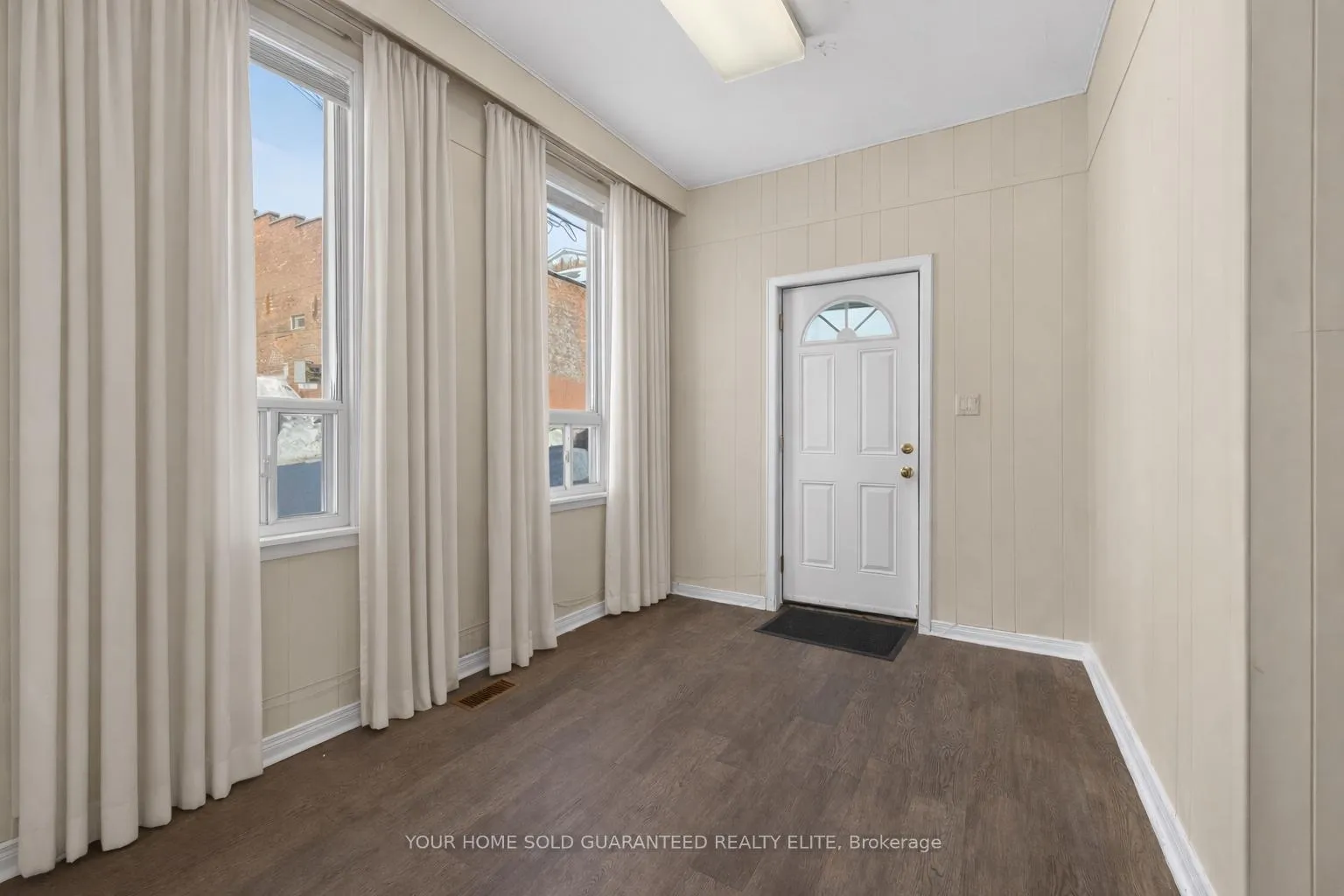 Photo 7 of 48 Carlisle Street, St. Catharines, Downtown — HOMEH