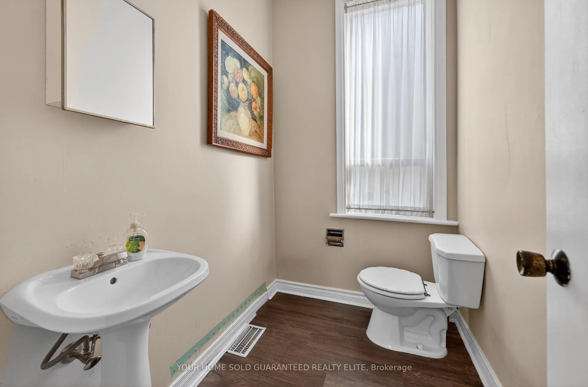 Photo 15 of 48 Carlisle Street, St. Catharines, Downtown — HOMEH