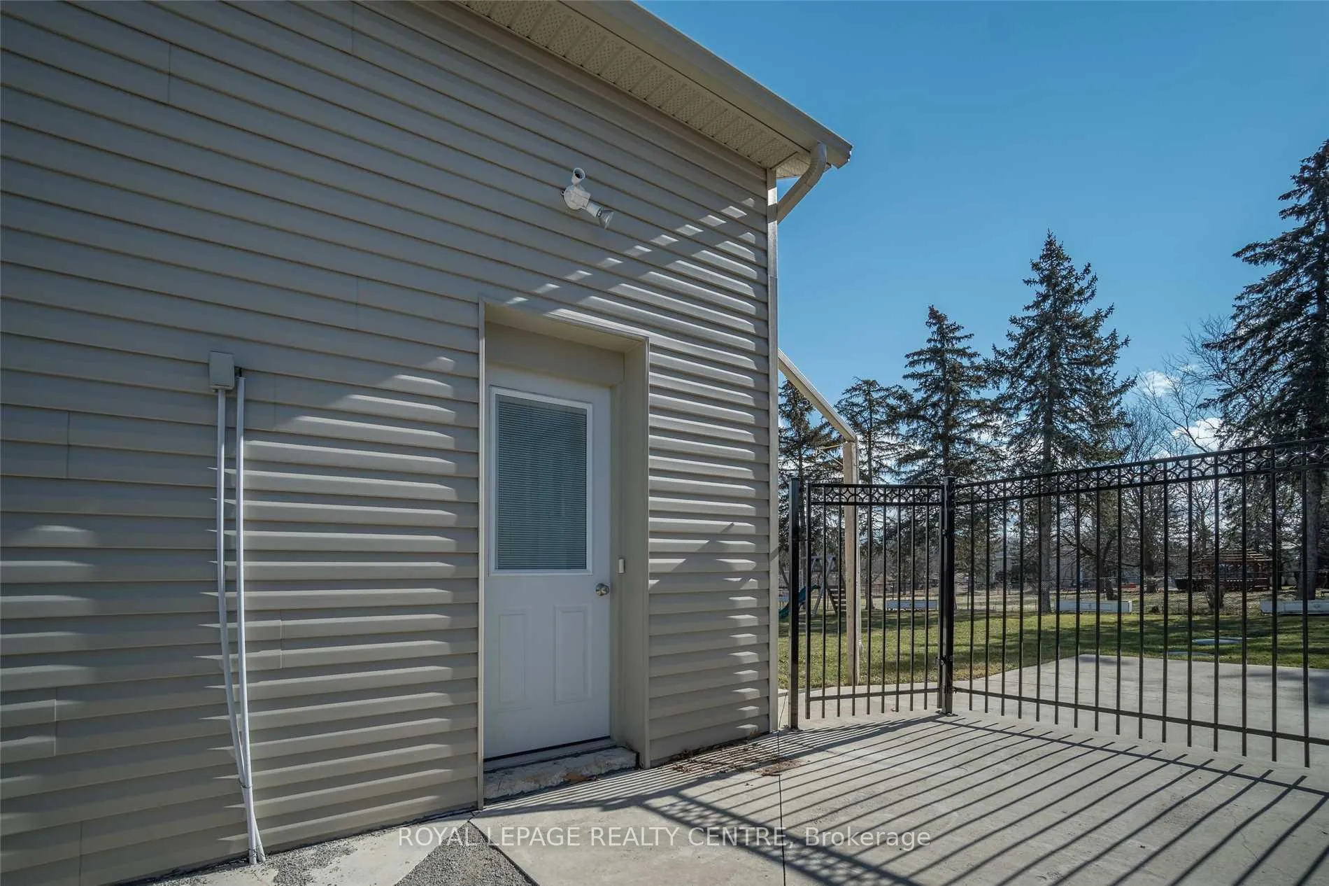 Photo 1 of Unit 4, 5425 Eighth Line, Milton, Rural Trafalgar — HOMEH