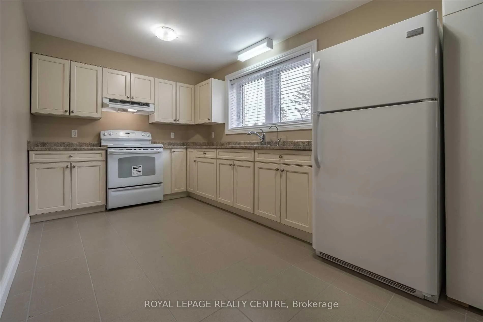 Photo 4 of Unit 4, 5425 Eighth Line, Milton, Rural Trafalgar — HOMEH
