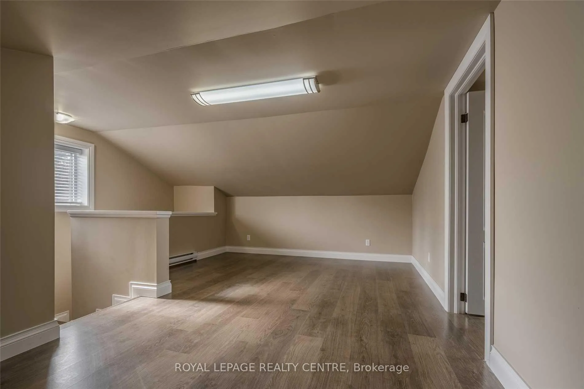 Photo 7 of Unit 4, 5425 Eighth Line, Milton, Rural Trafalgar — HOMEH