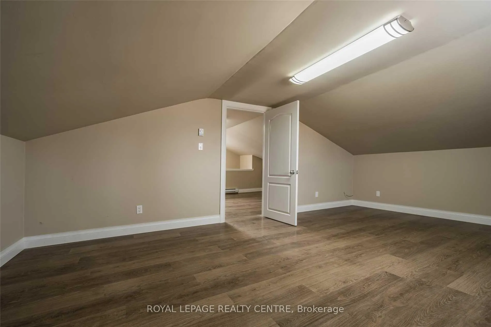 Photo 11 of Unit 4, 5425 Eighth Line, Milton, Rural Trafalgar — HOMEH
