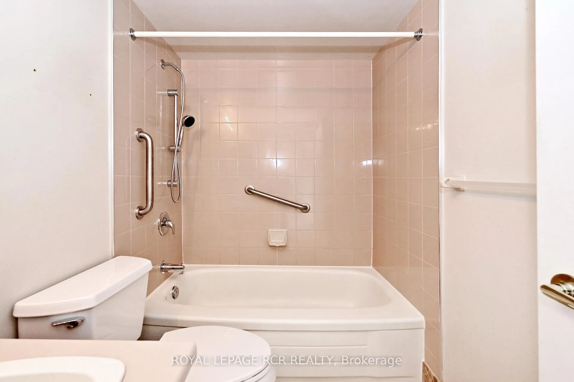 Photo 22 of Unit 509, 14924 Yonge Street, Aurora, Aurora Highlands — HOMEH