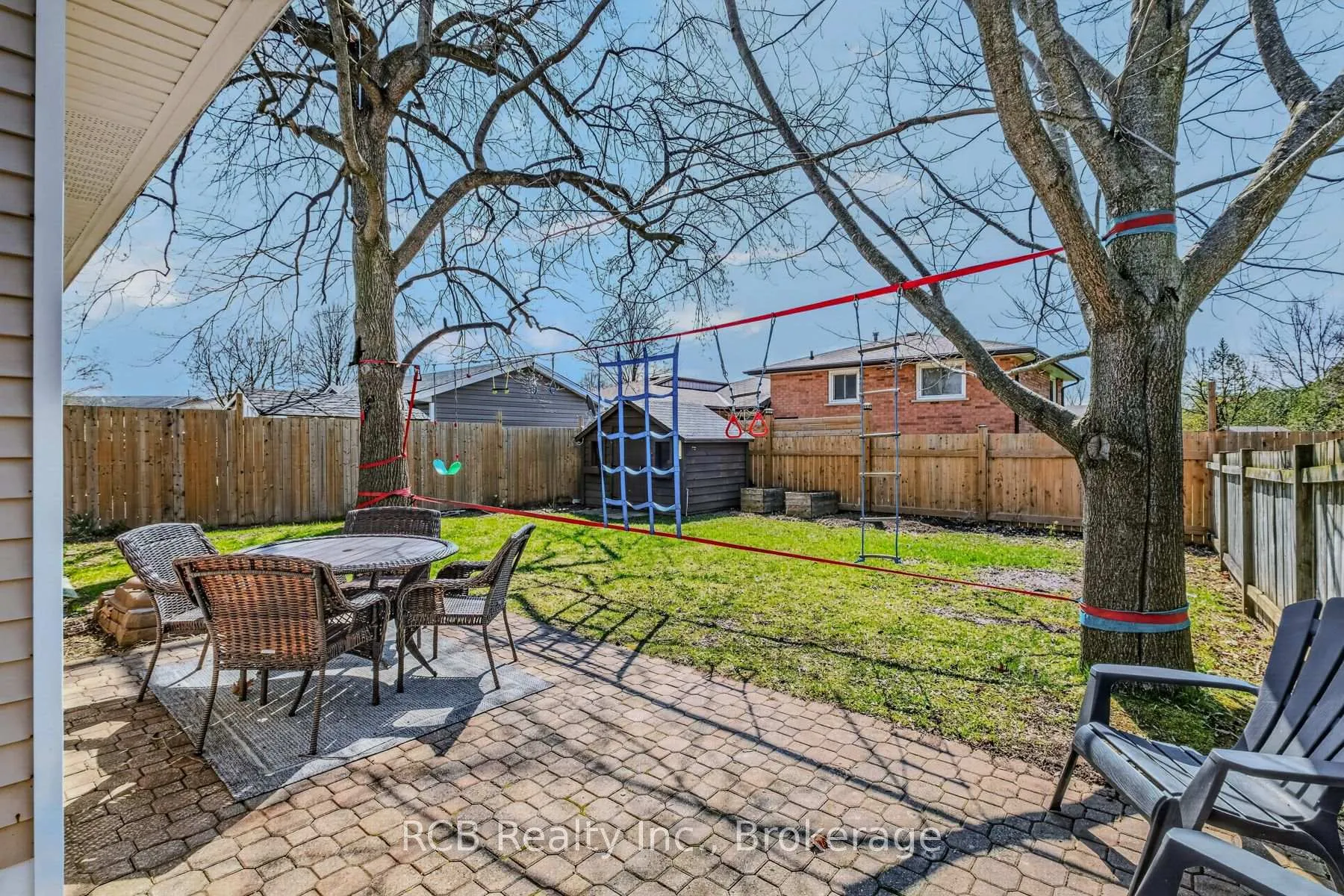 Photo 7 of 8 Coulbeck Road, Brantford — HOMEH