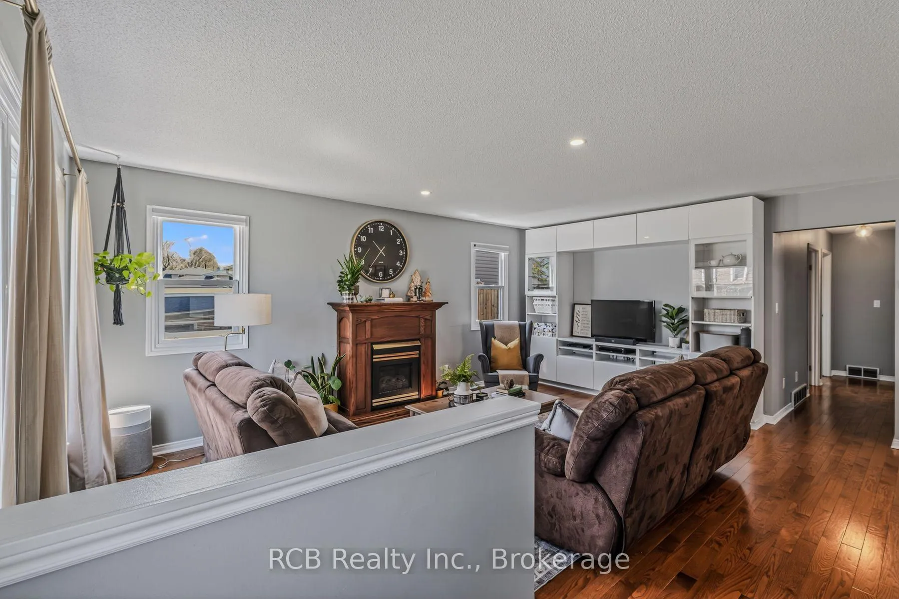 Photo 11 of 8 Coulbeck Road, Brantford — HOMEH