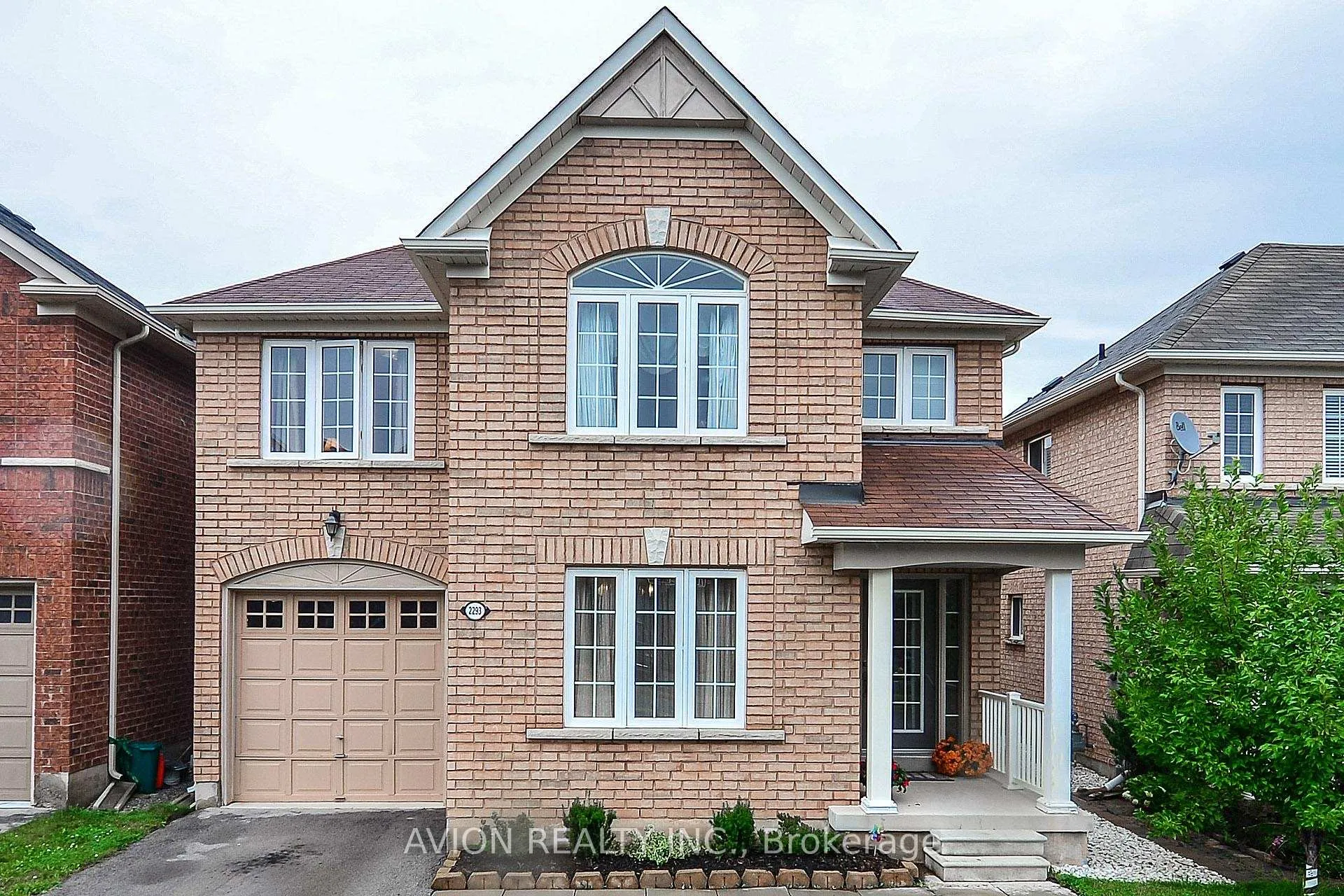 Photo 1 of 2293 Crestmont Drive, Oakville, Westmount — HOMEH