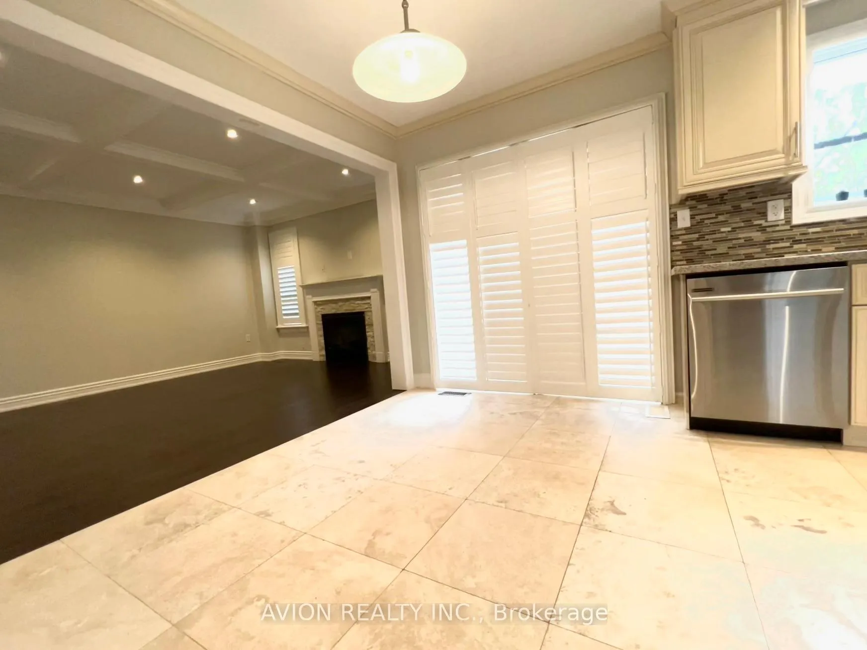 Photo 8 of 2293 Crestmont Drive, Oakville, Westmount — HOMEH