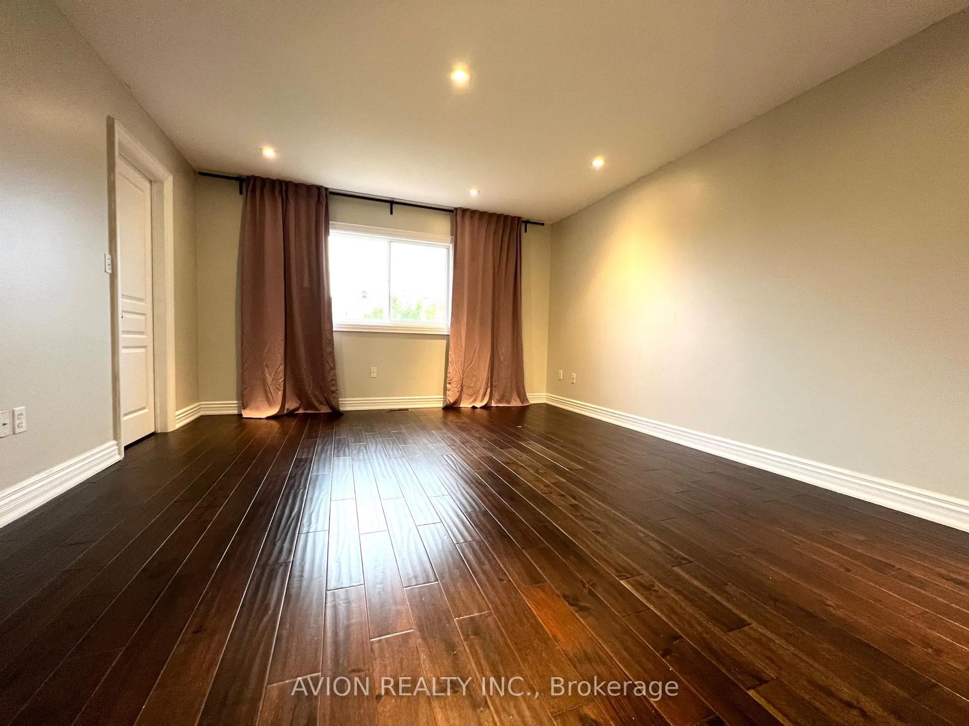 Photo 11 of 2293 Crestmont Drive, Oakville, Westmount — HOMEH