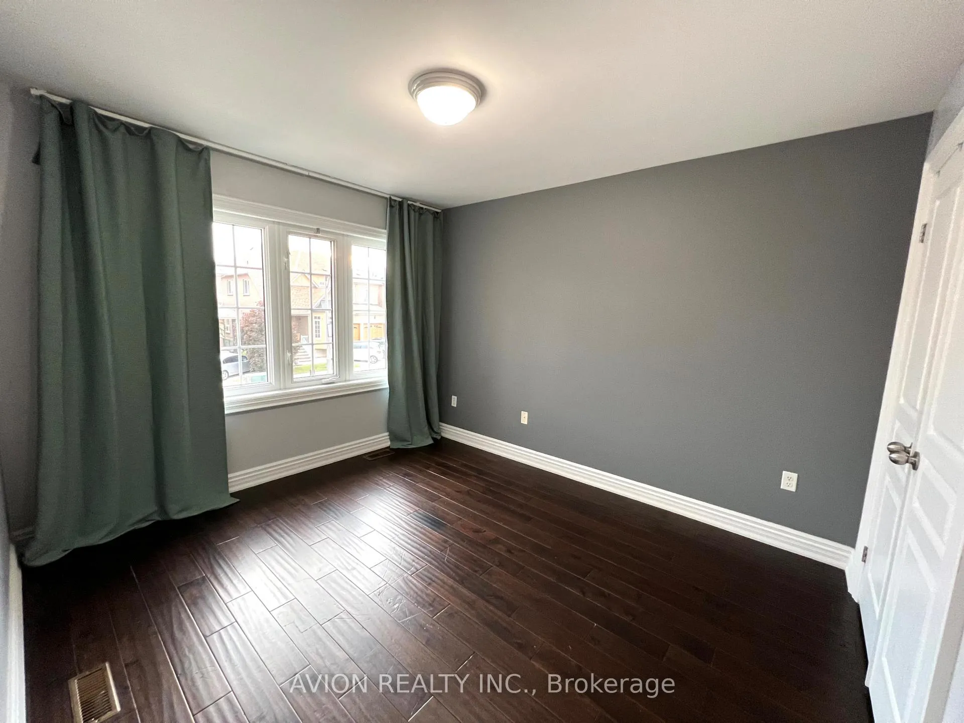 Photo 15 of 2293 Crestmont Drive, Oakville, Westmount — HOMEH