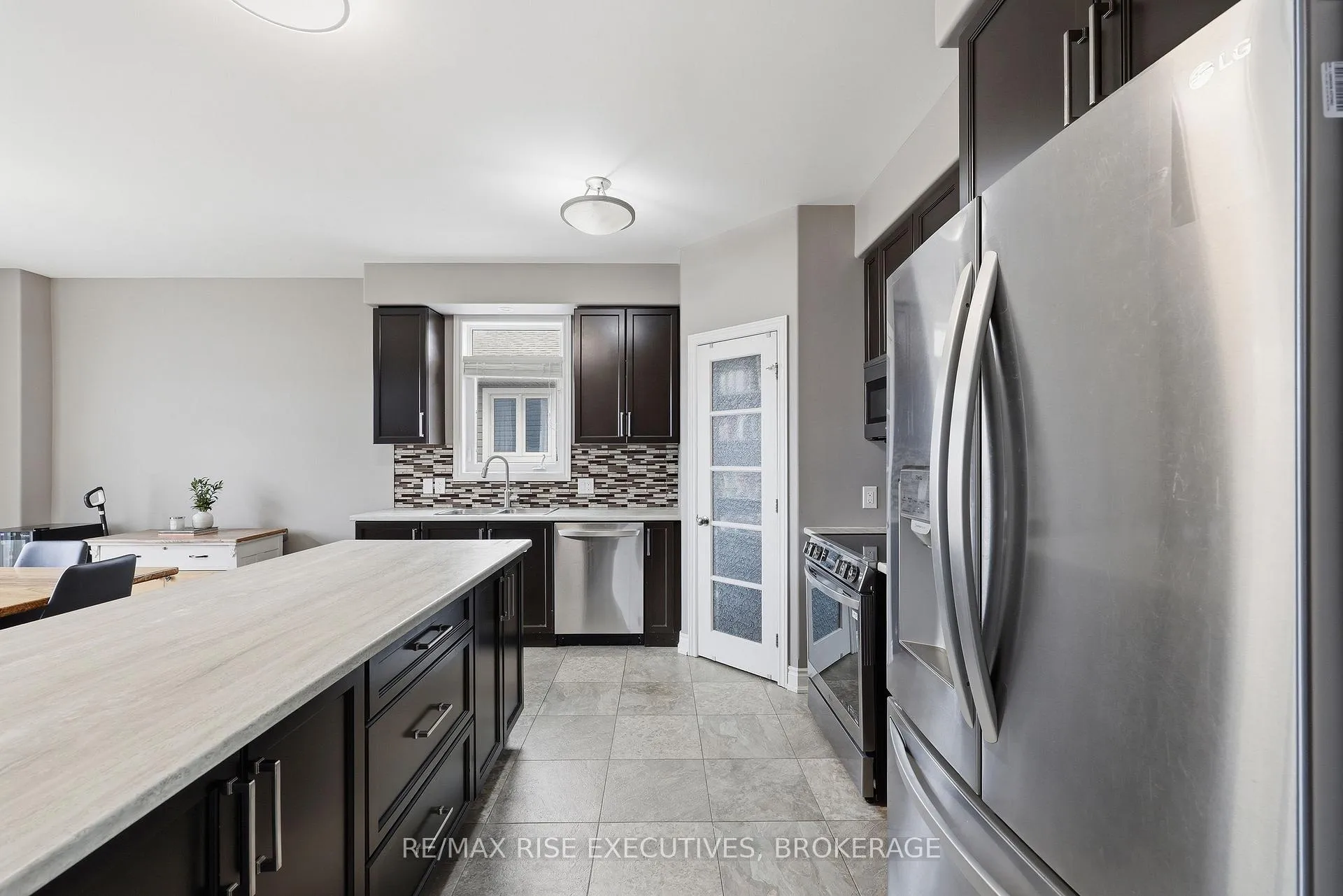 Photo 5 of 203 Kildare Avenue, Loyalist, Amherstview — HOMEH