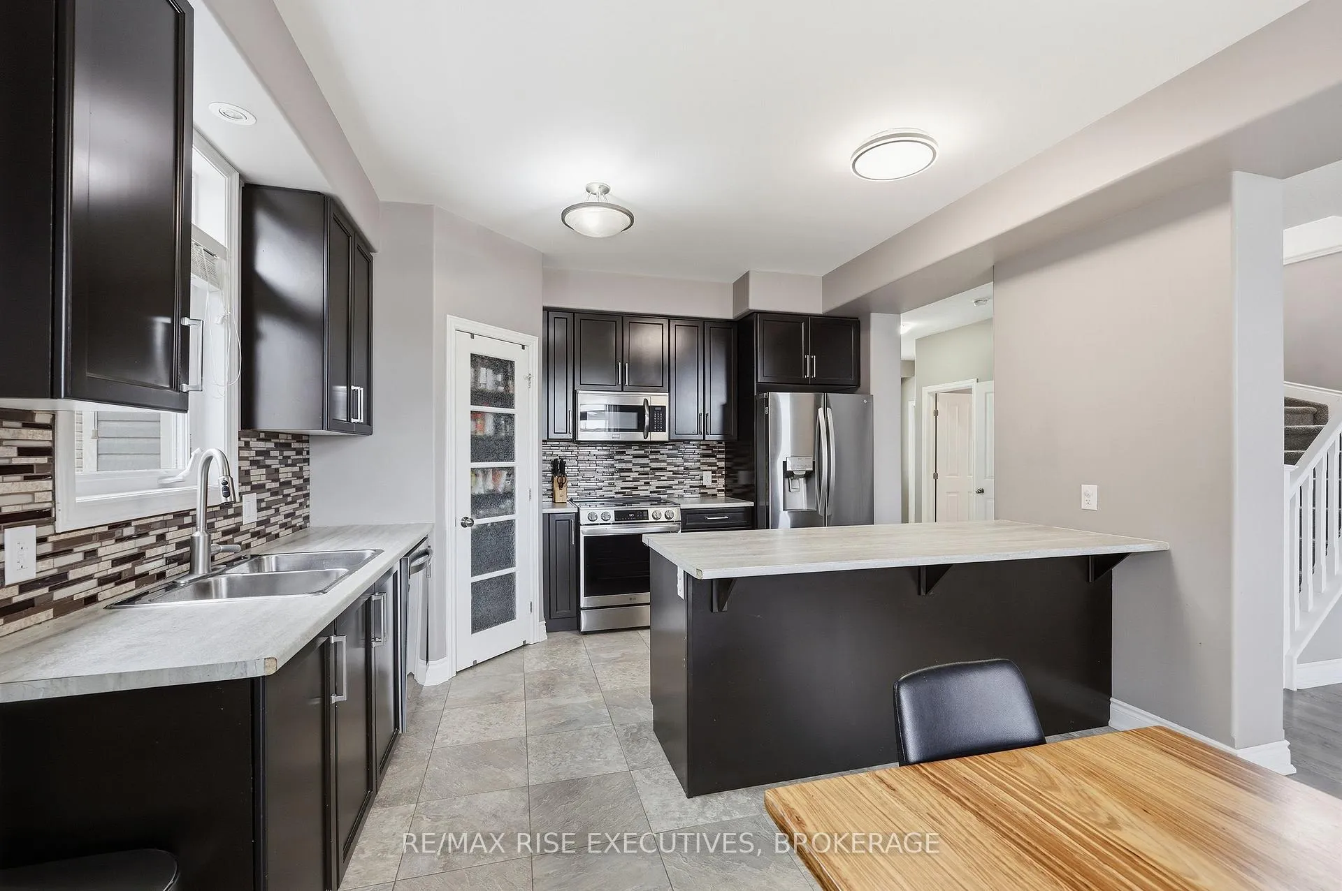 Photo 7 of 203 Kildare Avenue, Loyalist, Amherstview — HOMEH