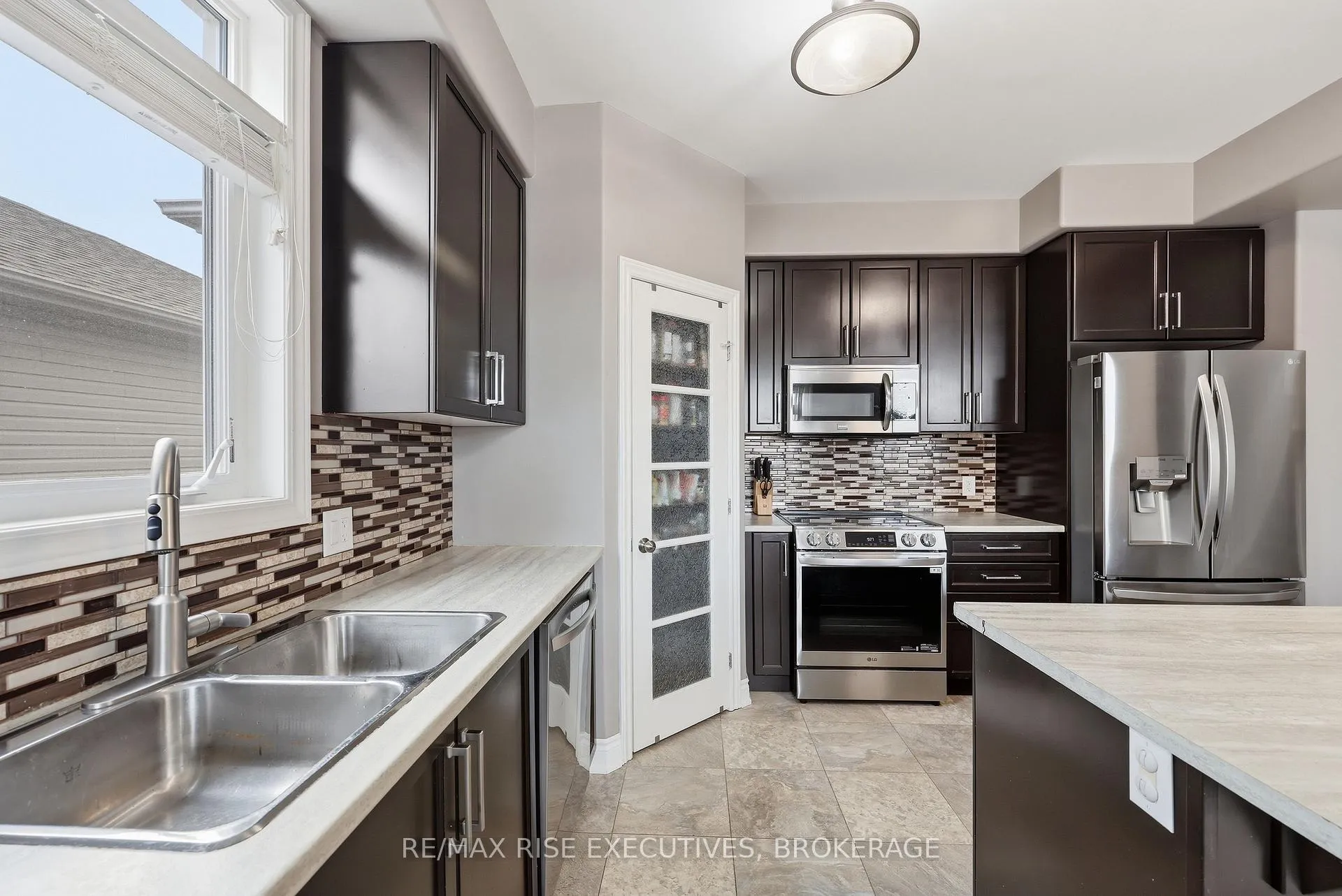 Photo 8 of 203 Kildare Avenue, Loyalist, Amherstview — HOMEH