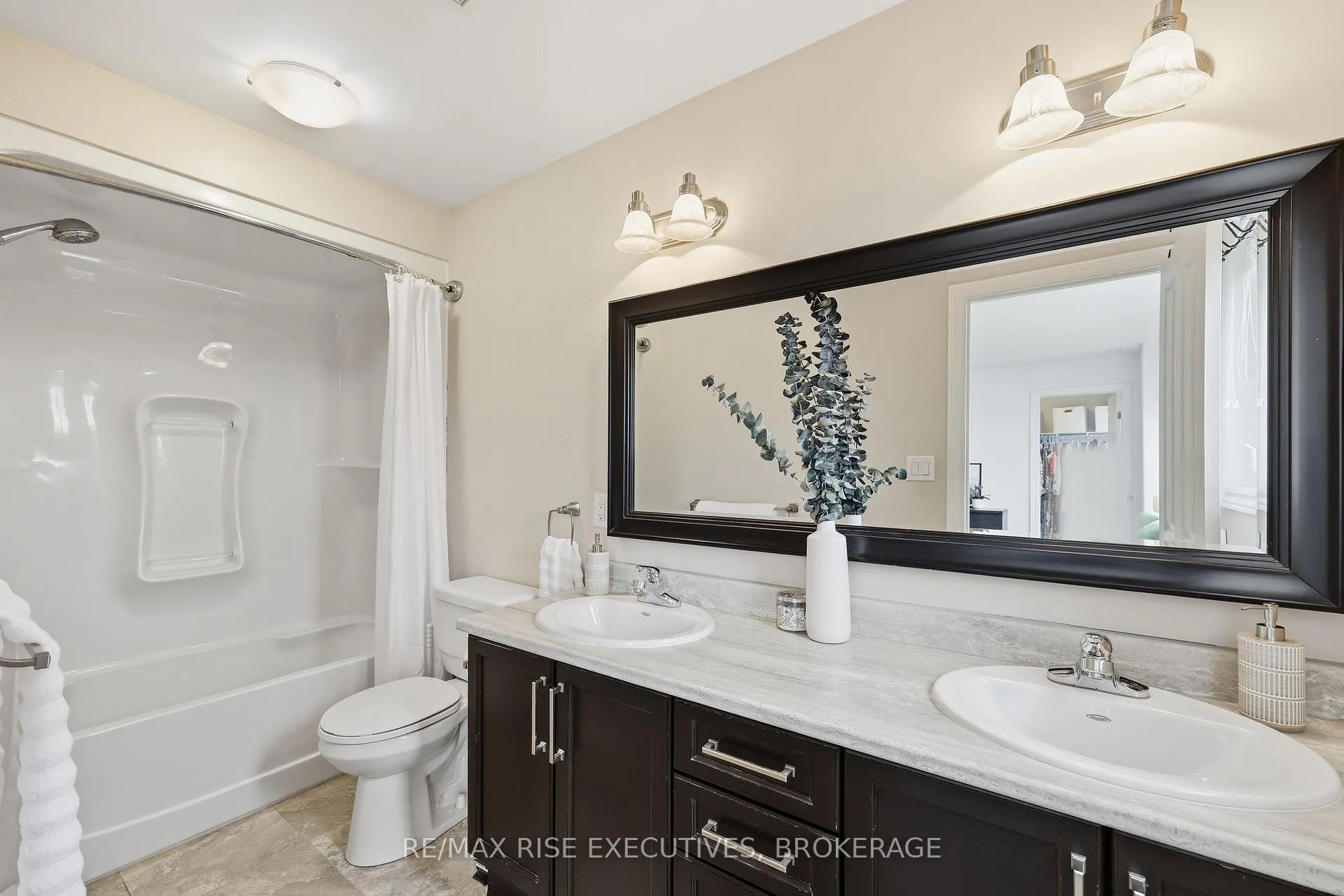 Photo 22 of 203 Kildare Avenue, Loyalist, Amherstview — HOMEH