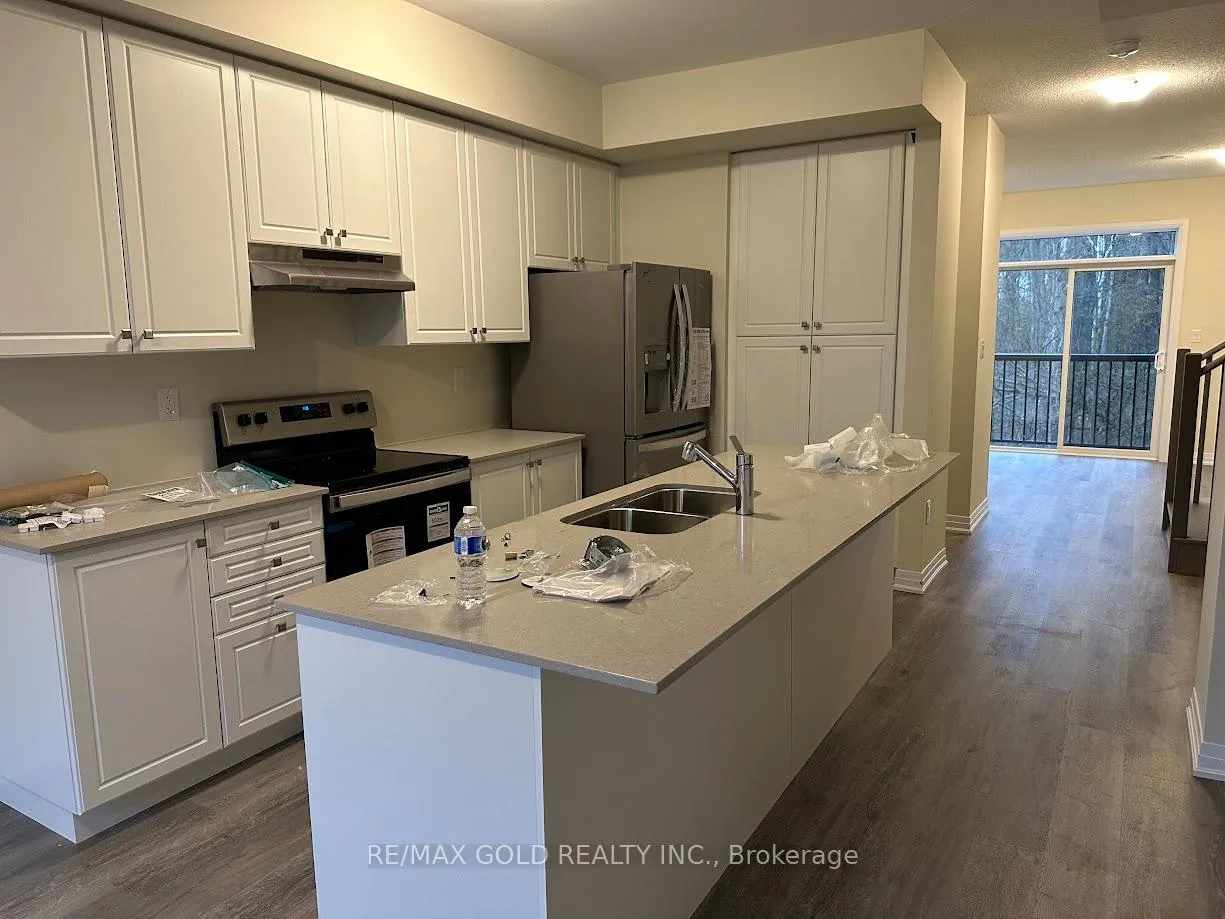 Photo 4 of Unit 45, 185 Bedrock Drive, Hamilton, Stoney Creek Mountain — HOMEH