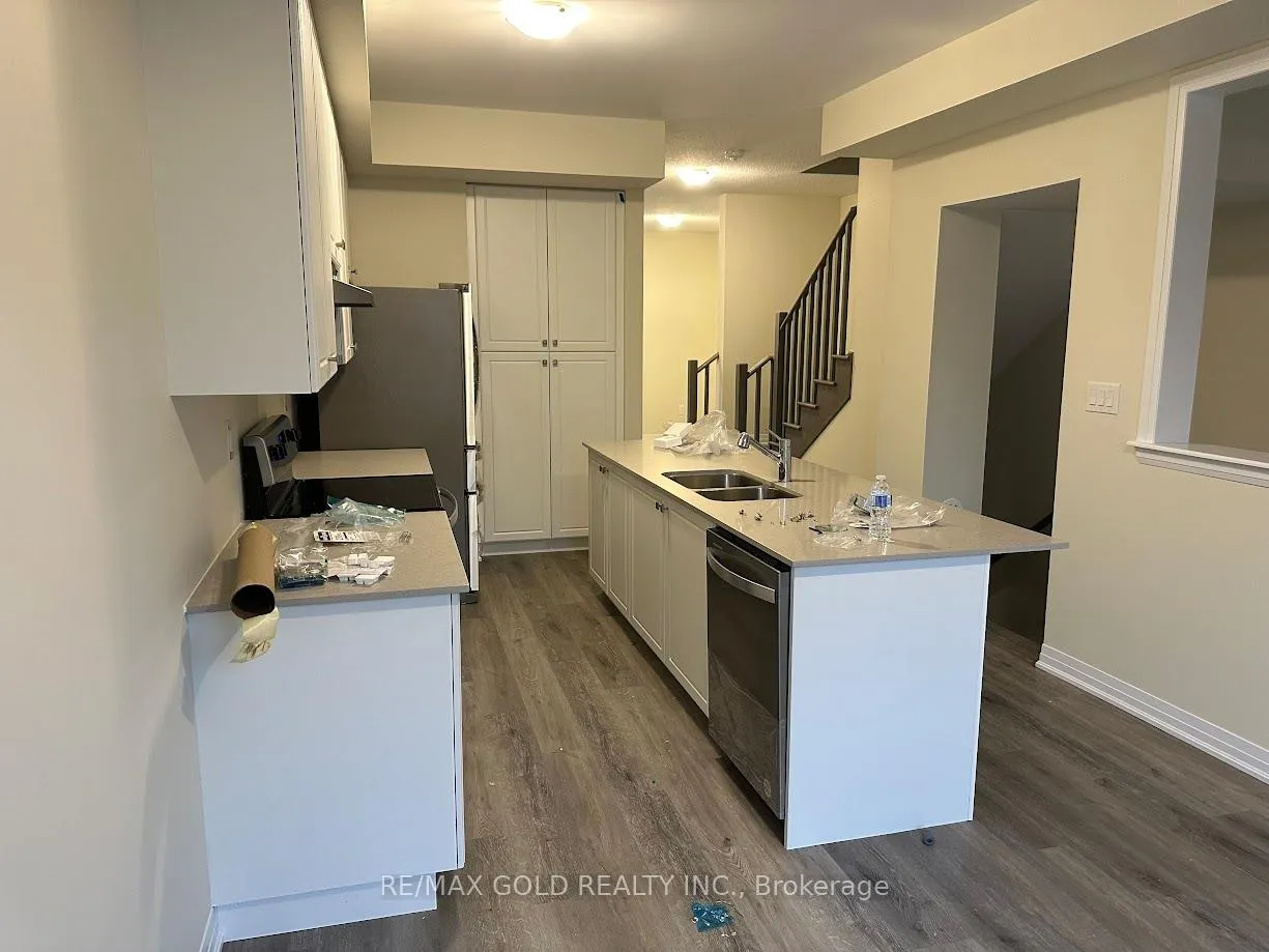 Photo 5 of Unit 45, 185 Bedrock Drive, Hamilton, Stoney Creek Mountain — HOMEH