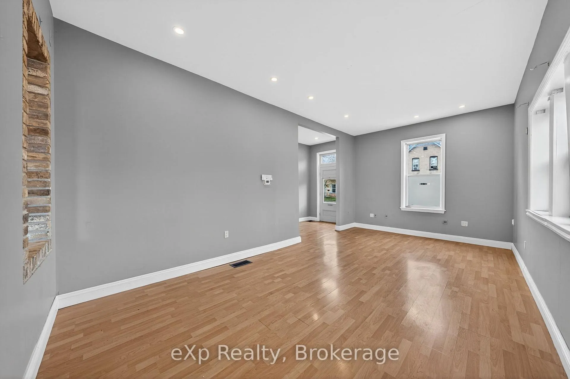 Photo 7 of 12 Fleet Street, Brantford, Downtown Core — HOMEH