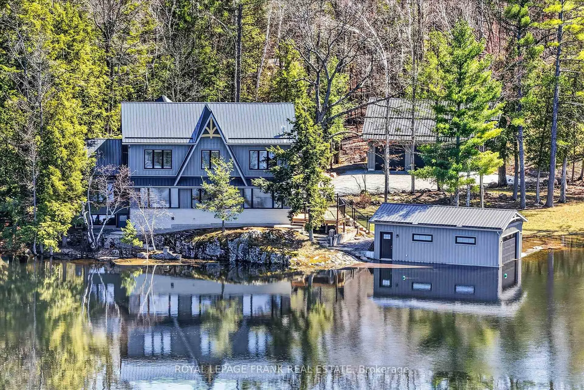 Photo of 1484 Birchview Road