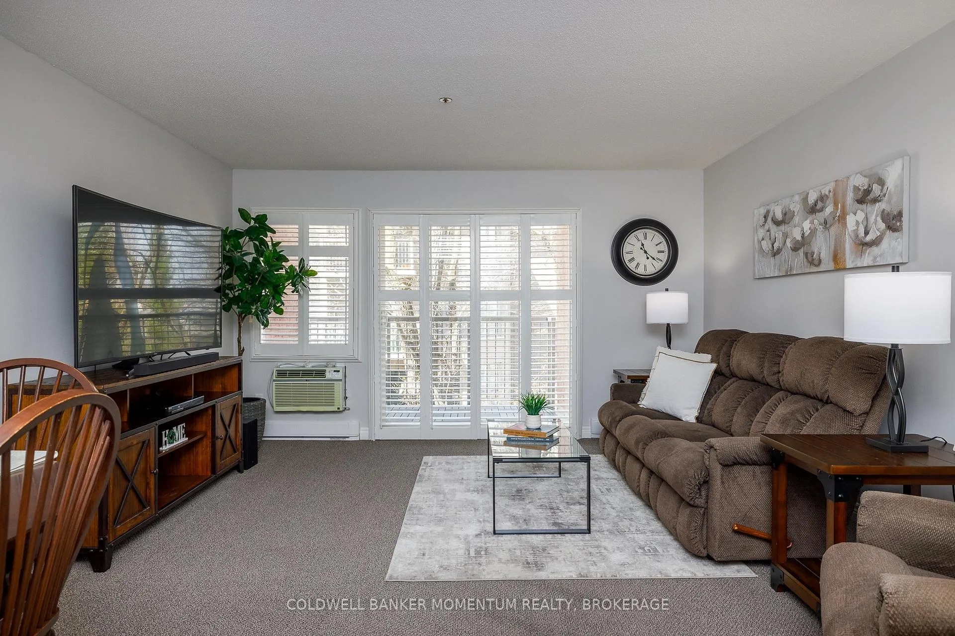 Photo 10 of Unit 206, 6 Niagara Street, Grimsby, Grimsby West — HOMEH