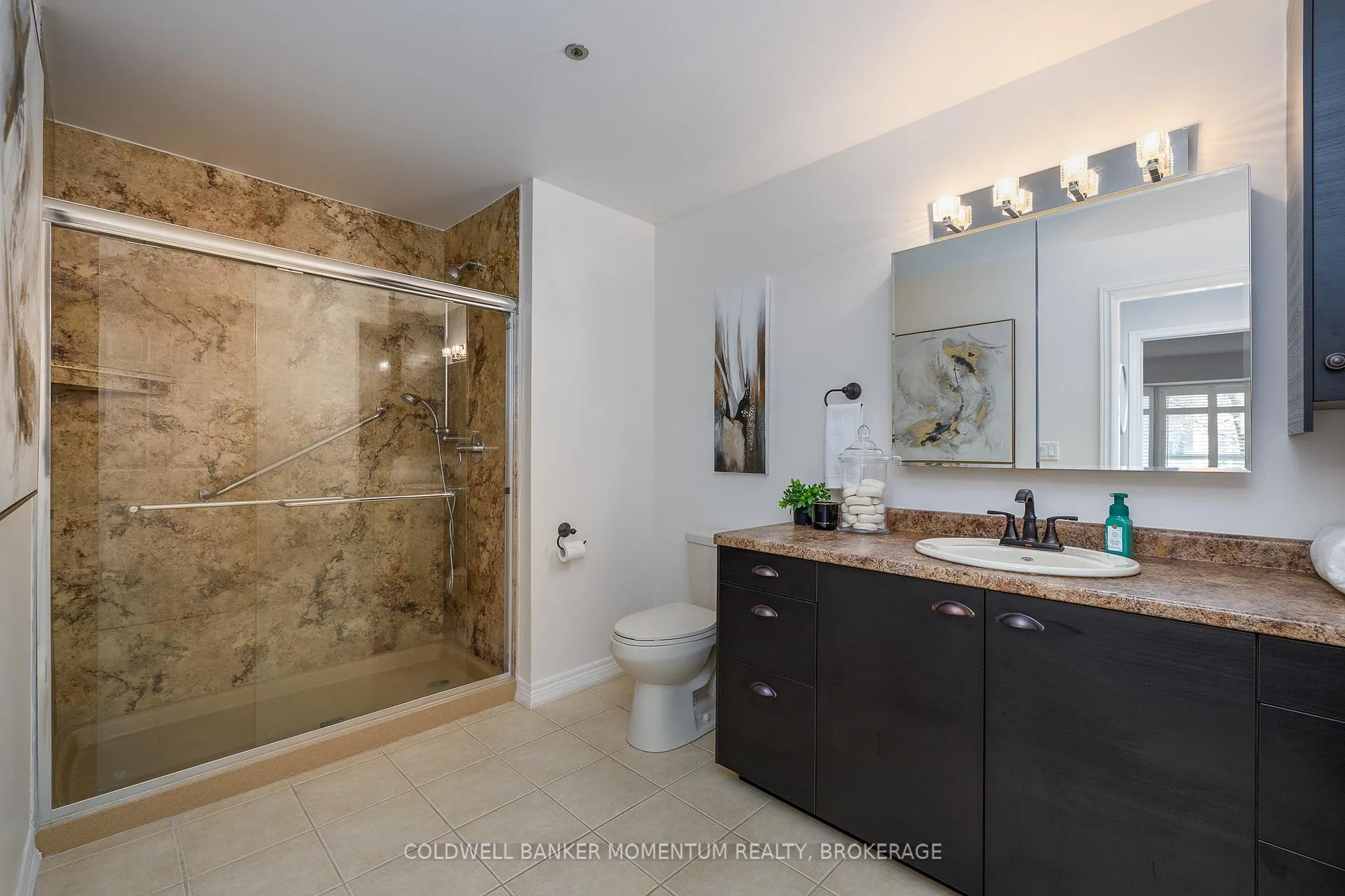 Photo 17 of Unit 206, 6 Niagara Street, Grimsby, Grimsby West — HOMEH