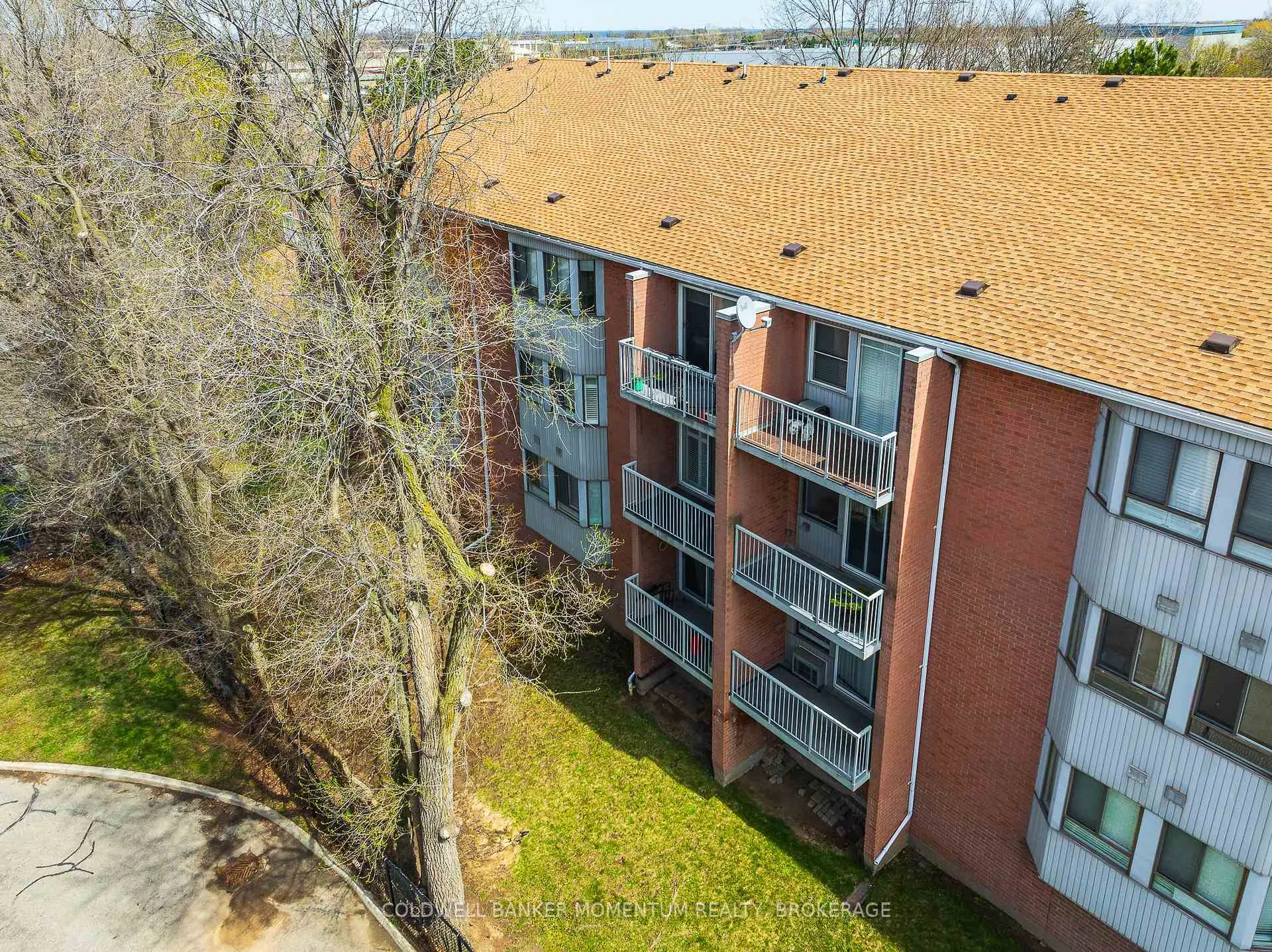 Photo 22 of Unit 206, 6 Niagara Street, Grimsby, Grimsby West — HOMEH