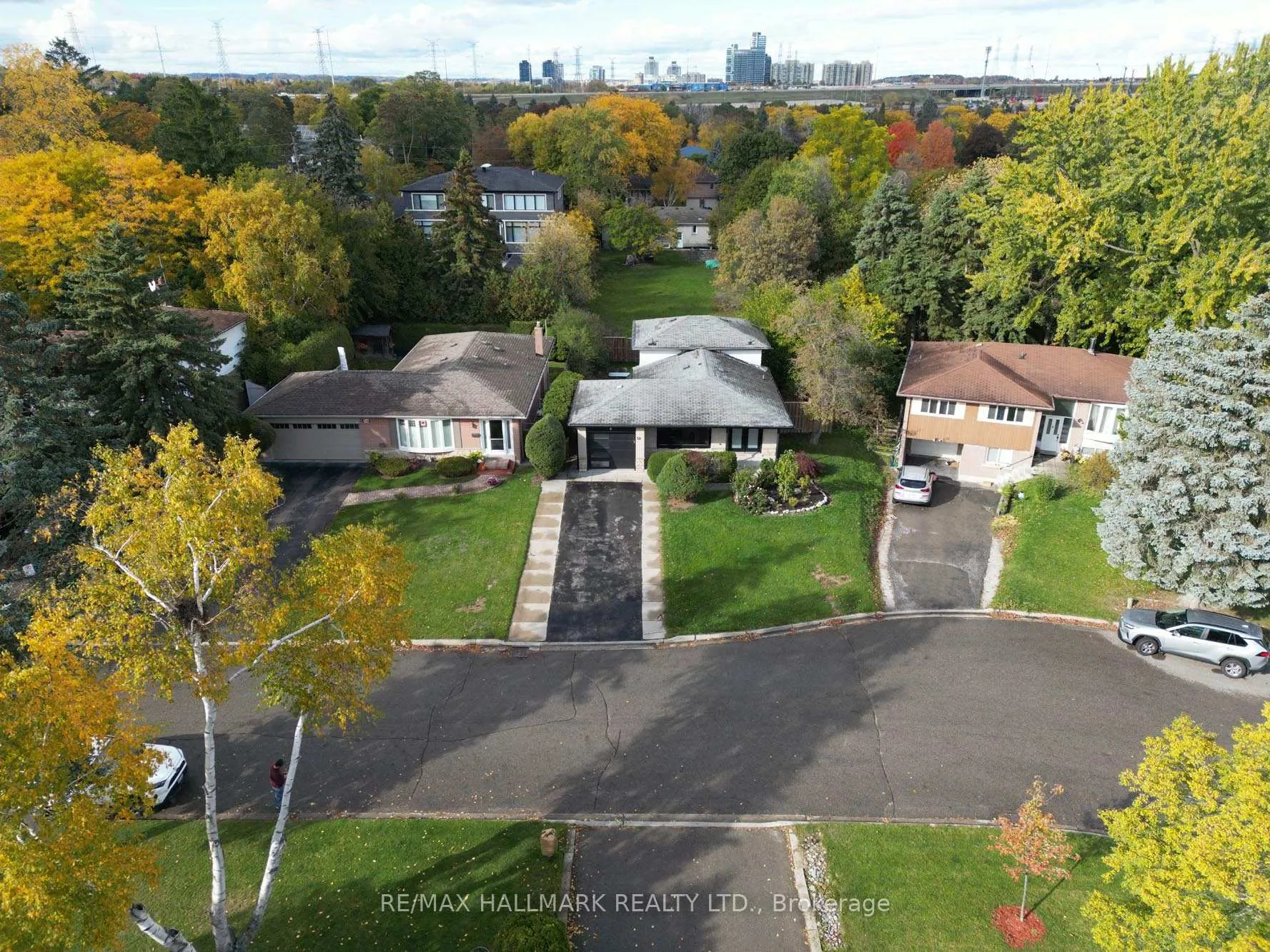 Photo 33 of 58 Normark Drive, Markham, Royal Orchard — HOMEH