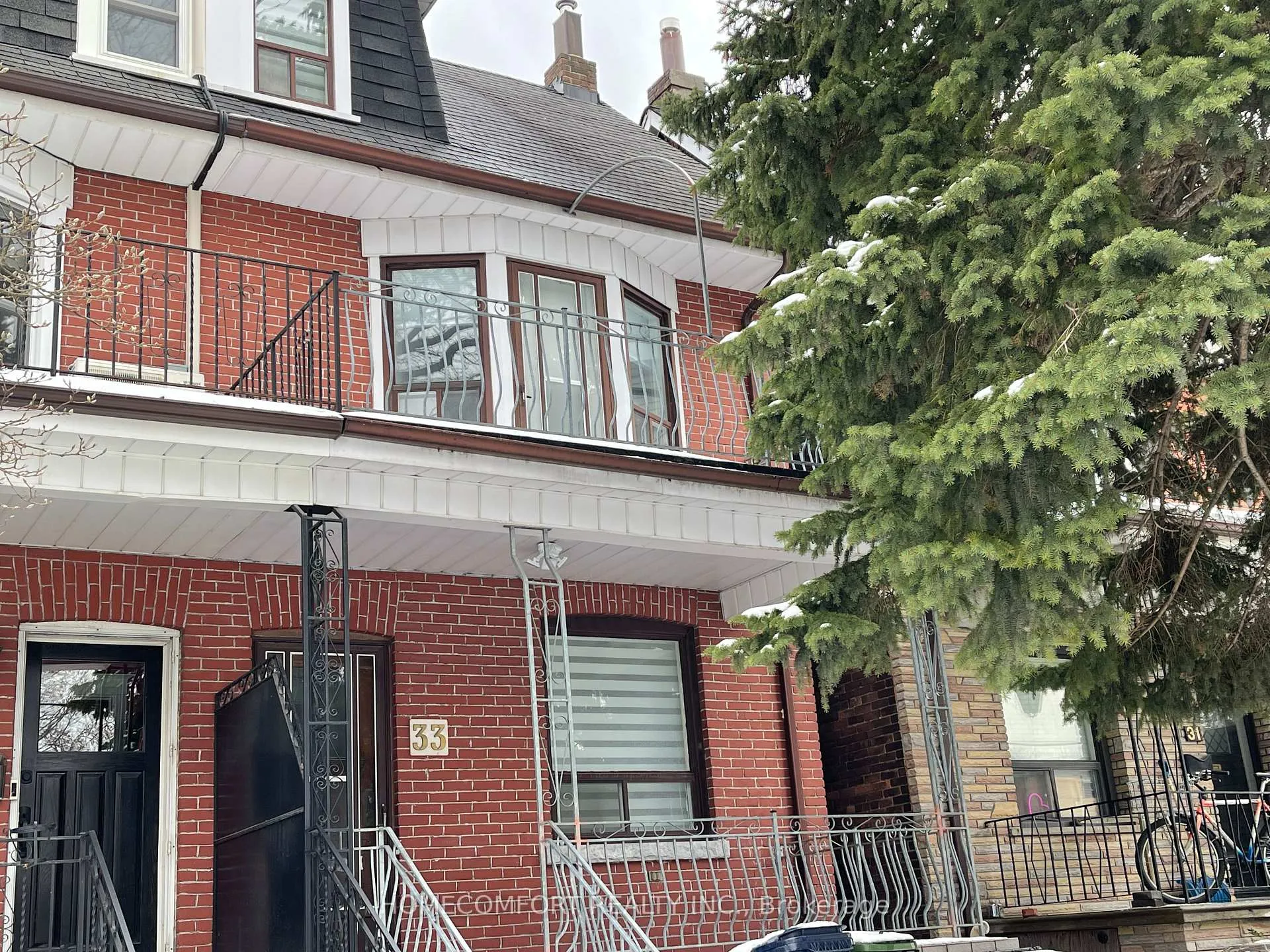 Photo 2 of Unit Upper, 33 Strathmore Boulevard, Toronto, Danforth — HOMEH