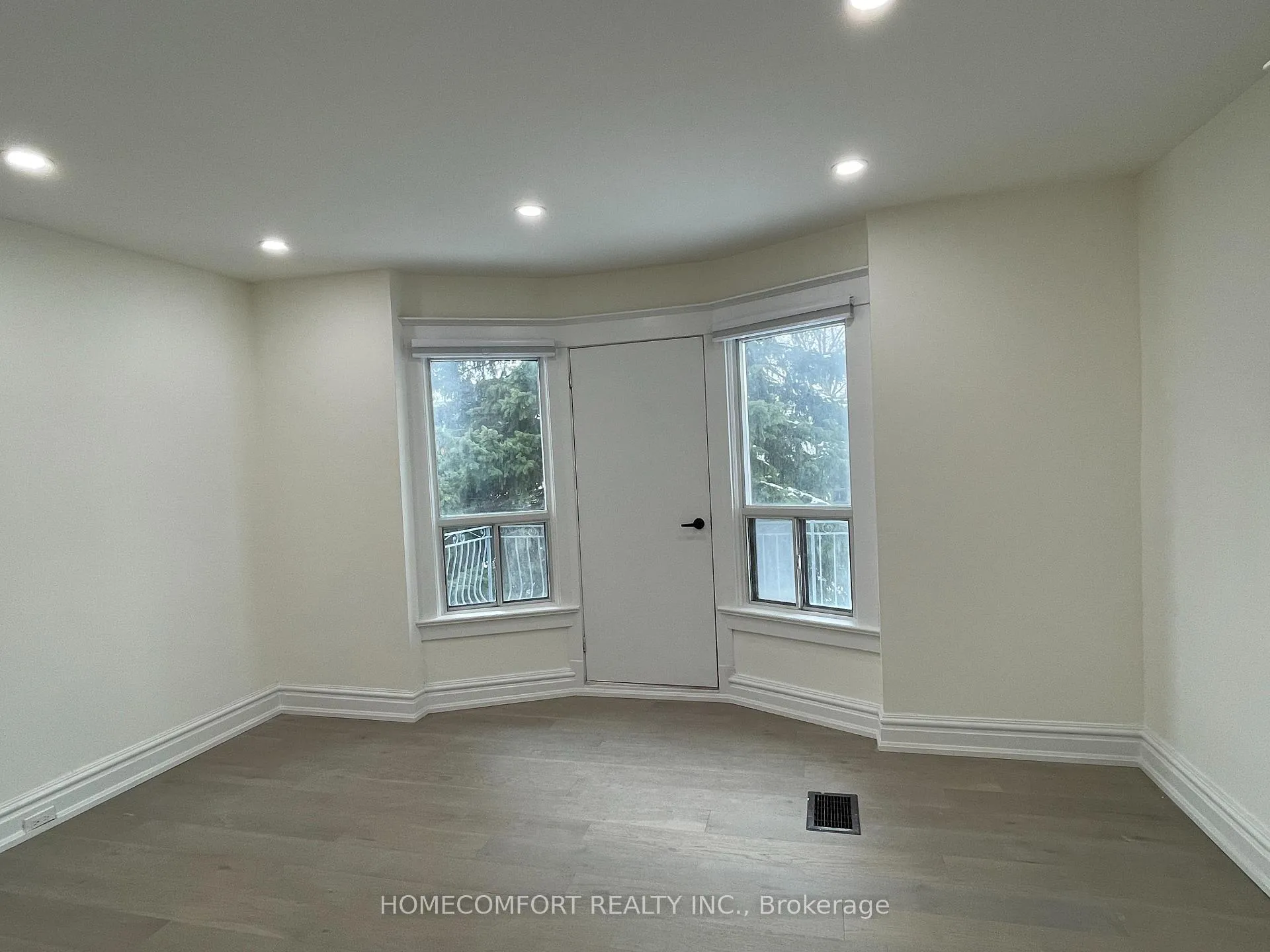 Photo 22 of Unit Upper, 33 Strathmore Boulevard, Toronto, Danforth — HOMEH