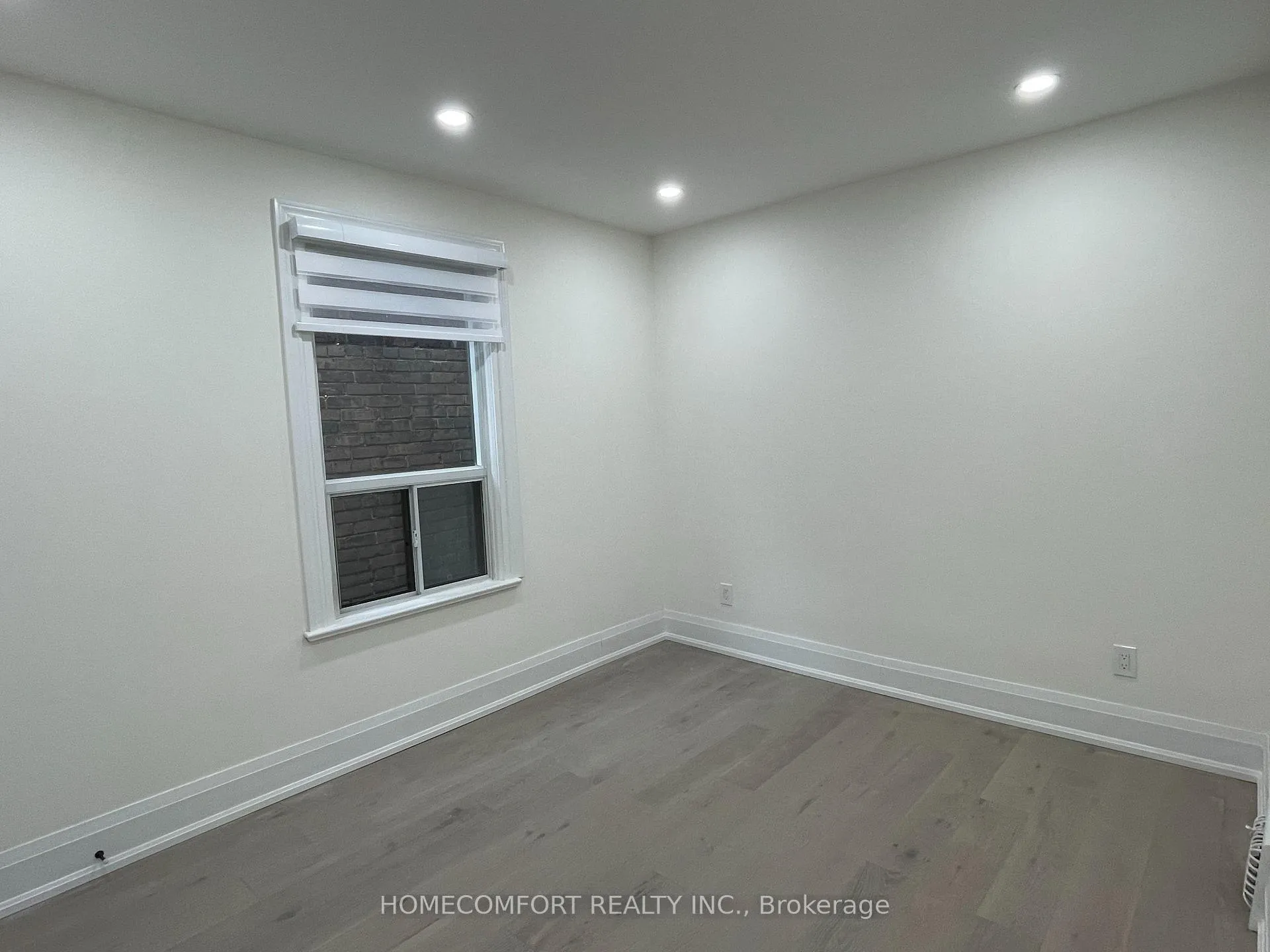 Photo 25 of Unit Upper, 33 Strathmore Boulevard, Toronto, Danforth — HOMEH