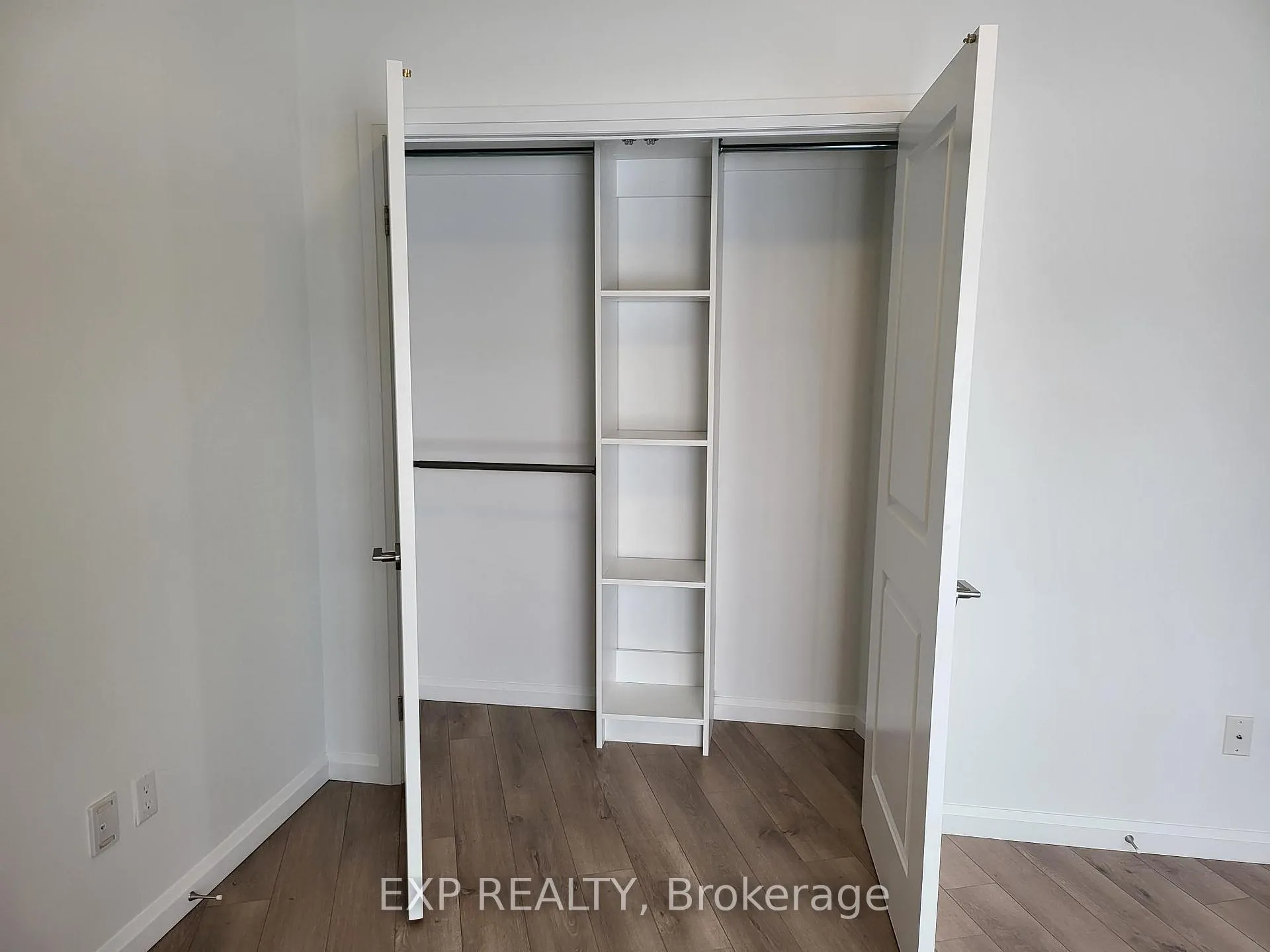 Photo 4 of Unit 607, 144 Watson Road, Guelph, Grange Road — HOMEH