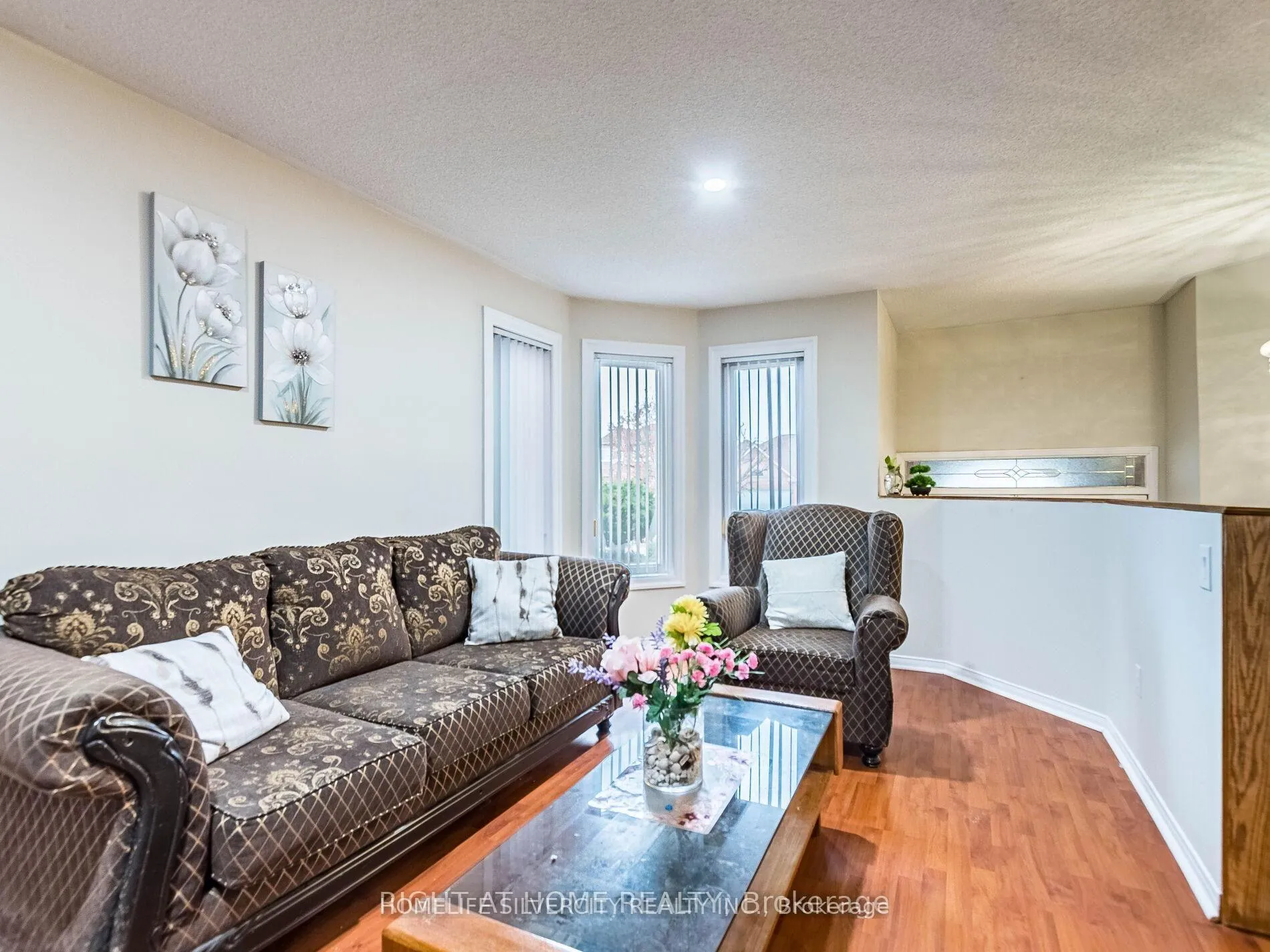 Photo 7 of 69 Red Maple Drive, Brampton, Brampton West — HOMEH