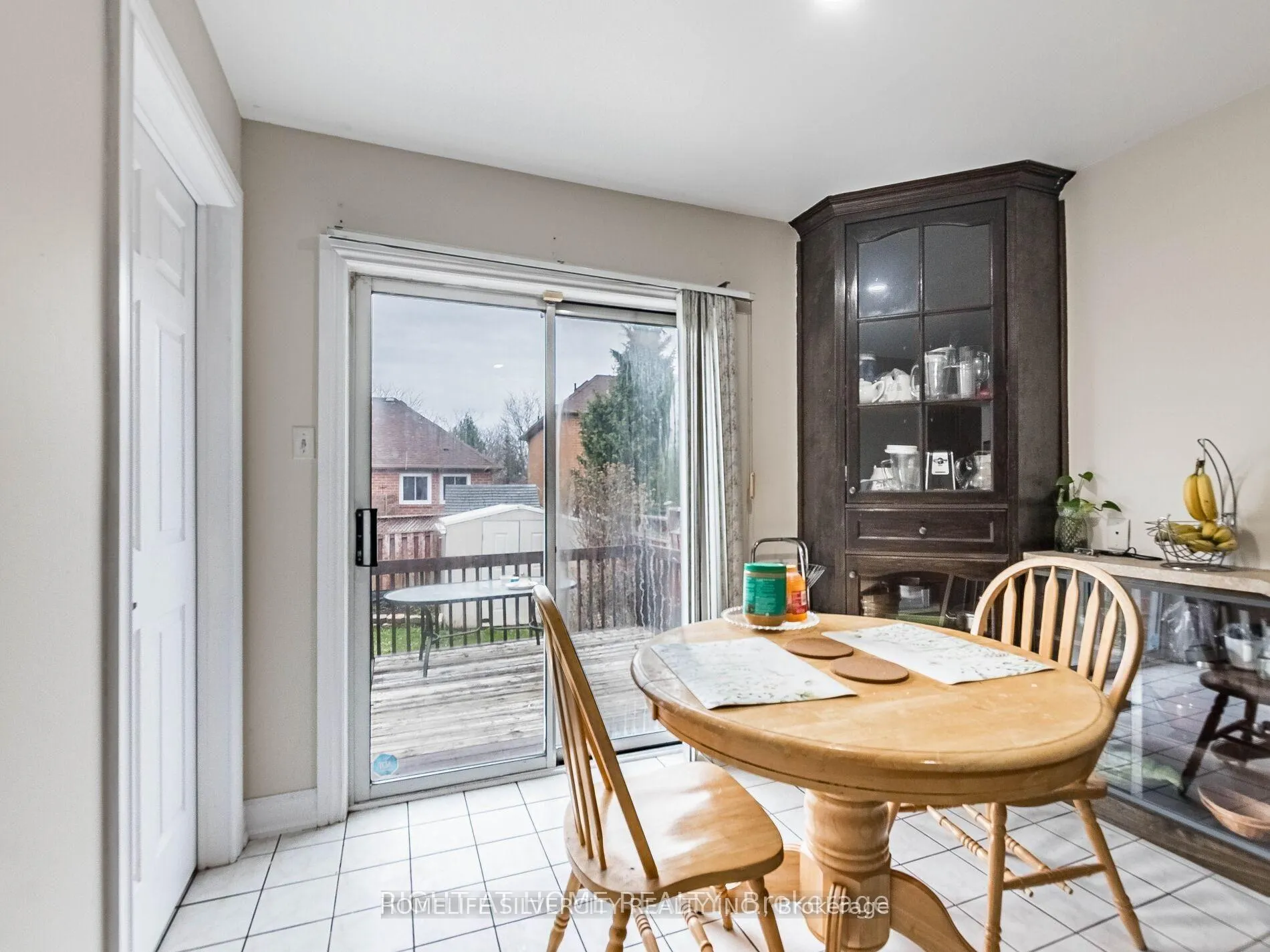 Photo 13 of 69 Red Maple Drive, Brampton, Brampton West — HOMEH