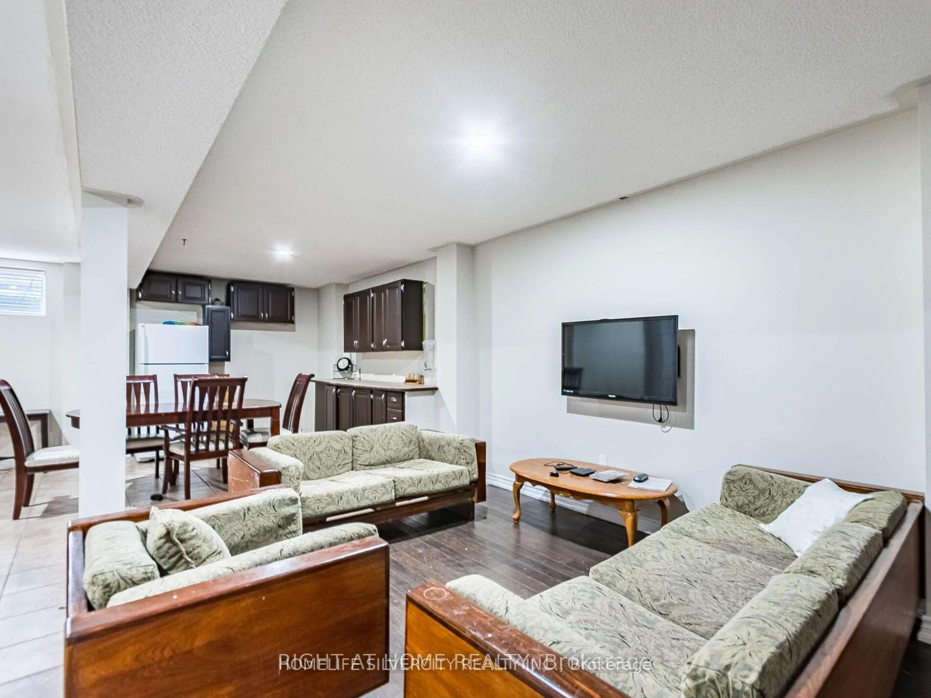 Photo 18 of 69 Red Maple Drive, Brampton, Brampton West — HOMEH
