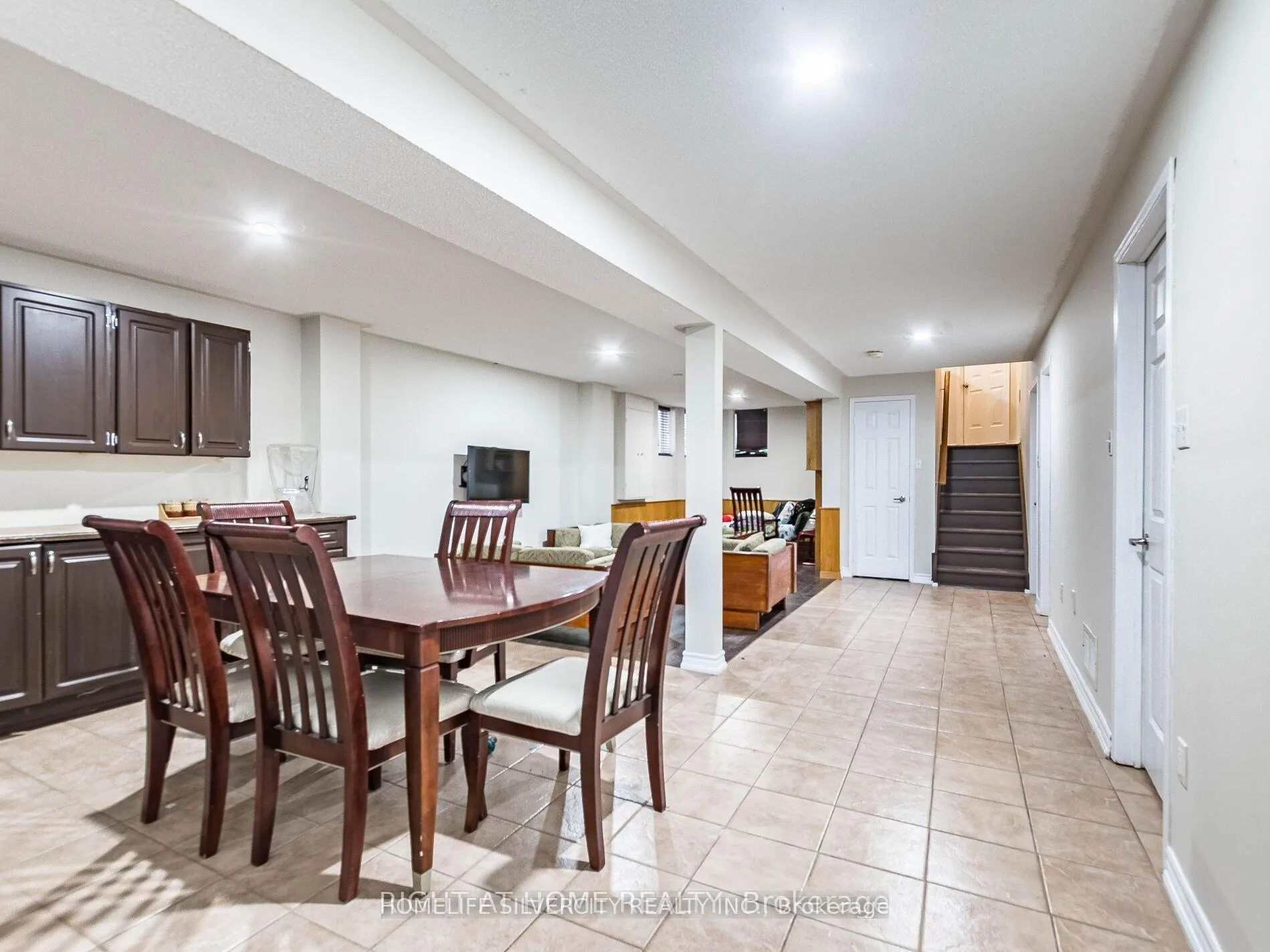 Photo 21 of 69 Red Maple Drive, Brampton, Brampton West — HOMEH