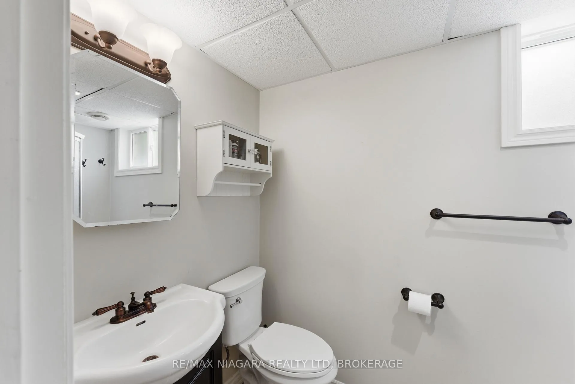 Photo 21 of 181 Woodside Drive, St. Catharines, Glendale/Glenridge — HOMEH