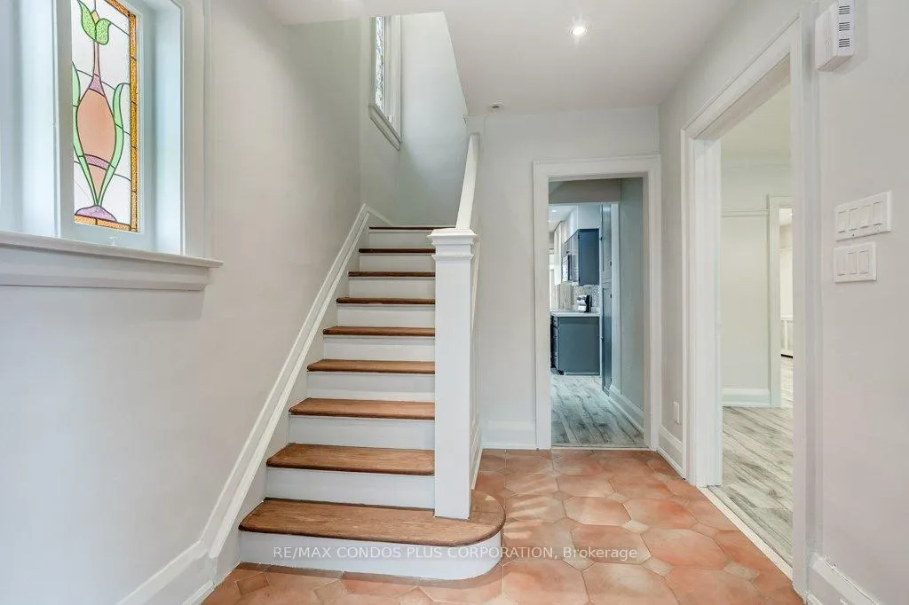 Photo 6 of 123 Colin Avenue E, Toronto, Yonge-Eglinton — HOMEH