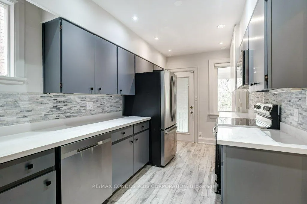 Photo 11 of 123 Colin Avenue E, Toronto, Yonge-Eglinton — HOMEH