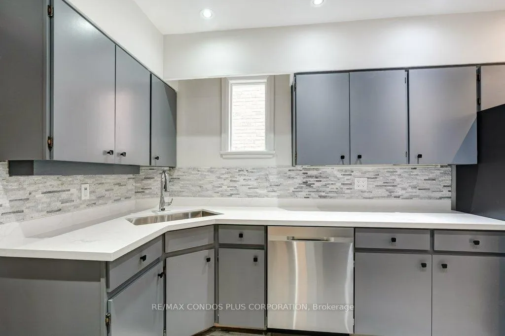 Photo 12 of 123 Colin Avenue E, Toronto, Yonge-Eglinton — HOMEH