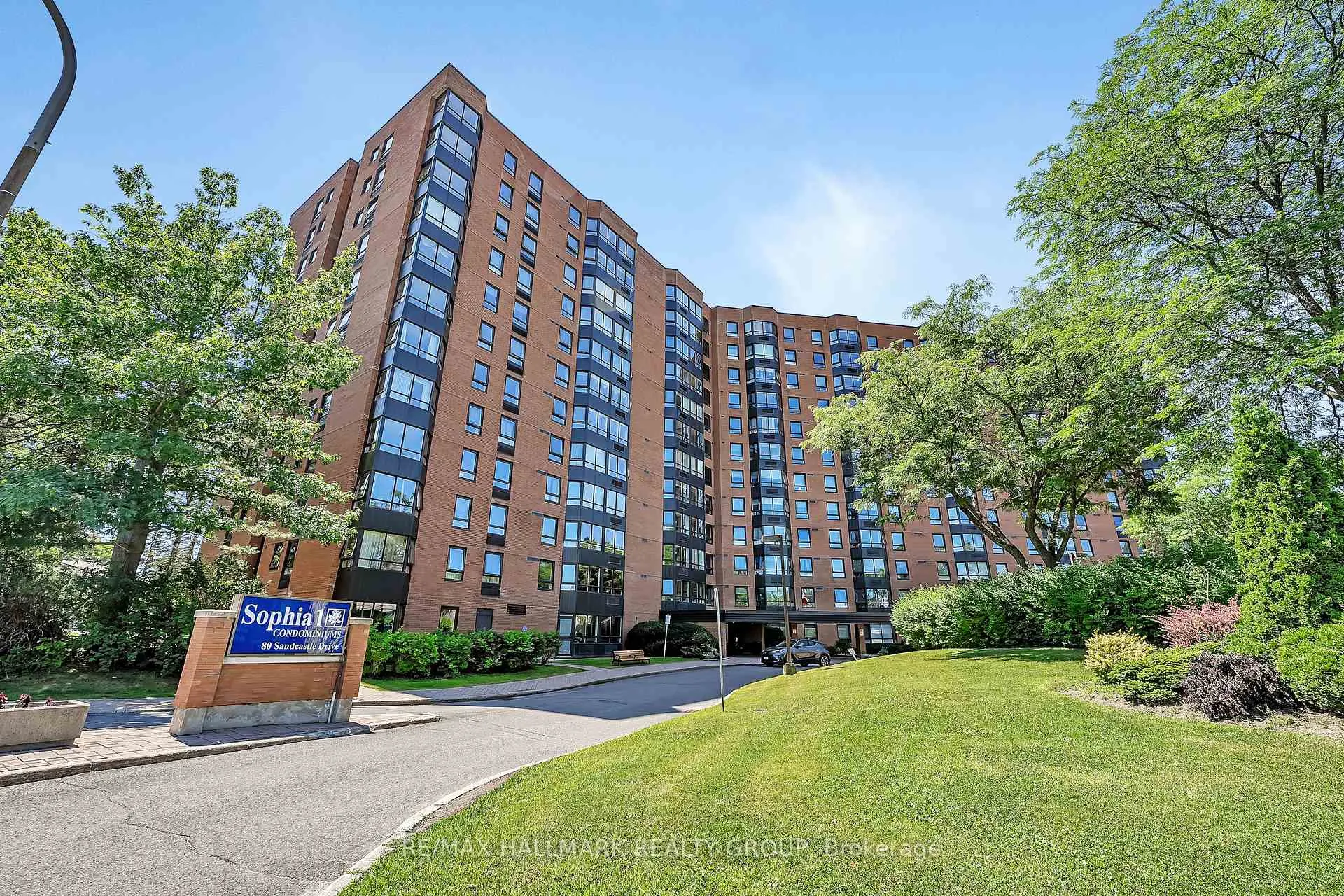 Photo 1 of Unit 704, 80 Sandcastle Drive, Ottawa, Leslie Park — HOMEH