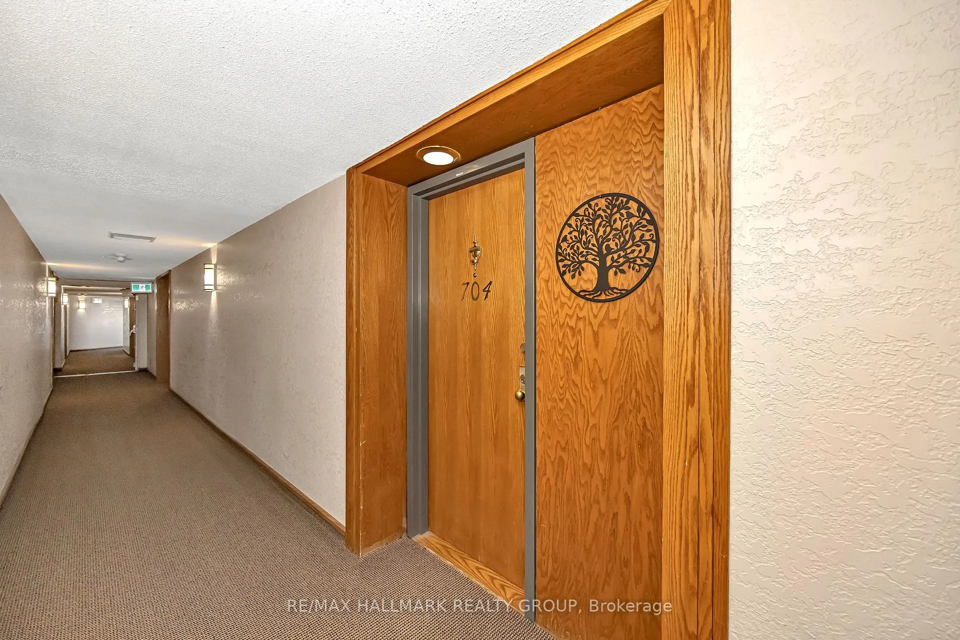 Photo 4 of Unit 704, 80 Sandcastle Drive, Ottawa, Leslie Park — HOMEH