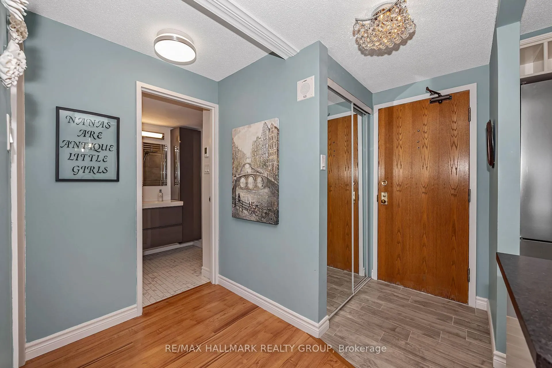 Photo 5 of Unit 704, 80 Sandcastle Drive, Ottawa, Leslie Park — HOMEH
