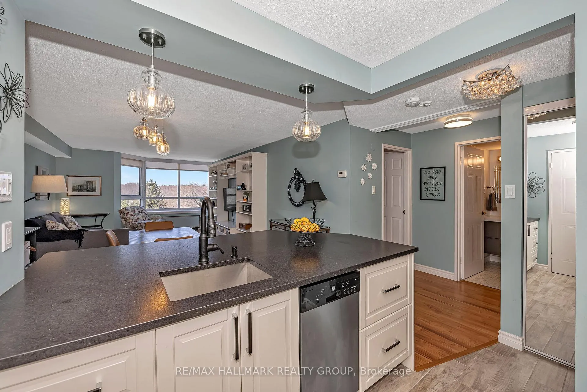 Photo 8 of Unit 704, 80 Sandcastle Drive, Ottawa, Leslie Park — HOMEH