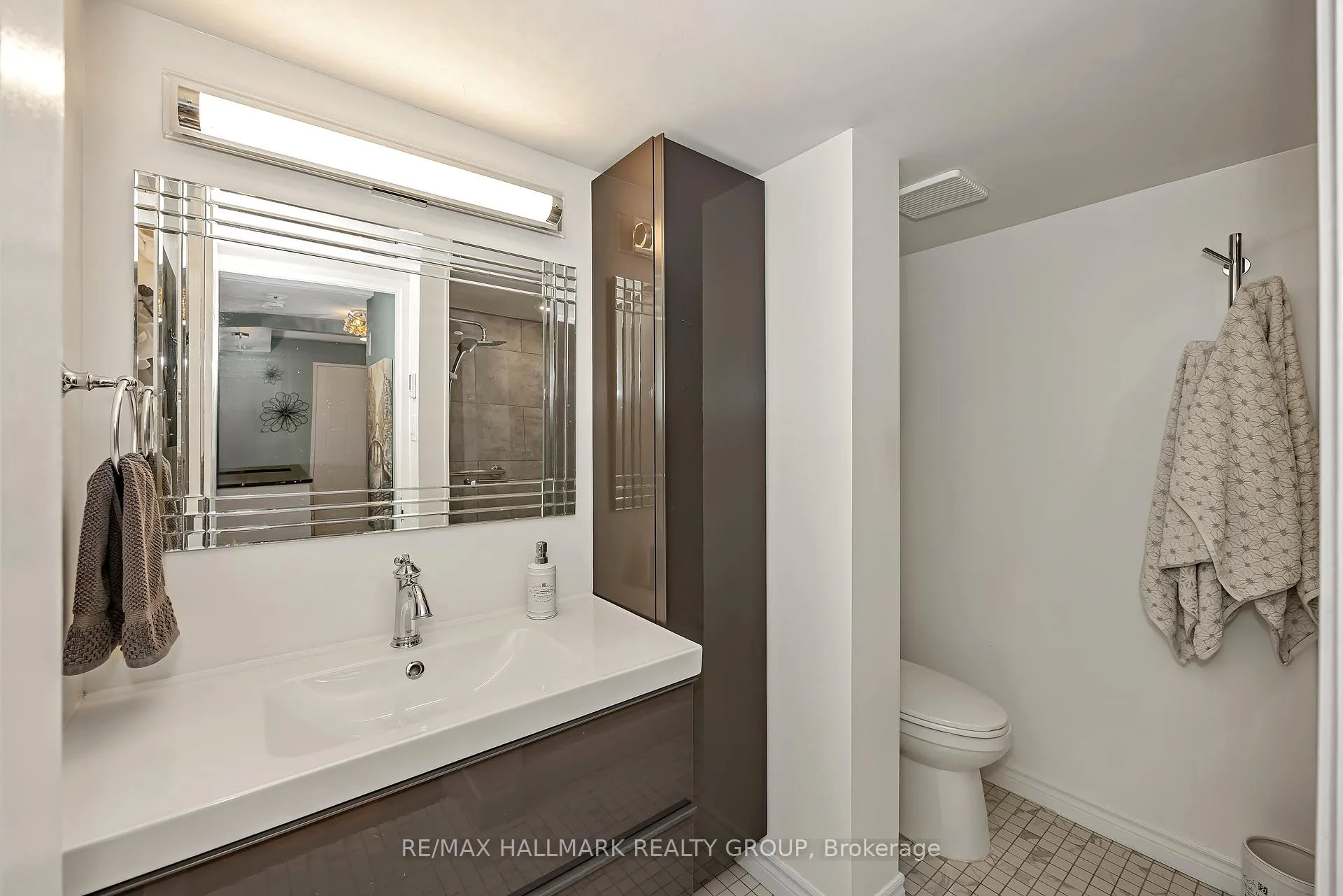 Photo 23 of Unit 704, 80 Sandcastle Drive, Ottawa, Leslie Park — HOMEH