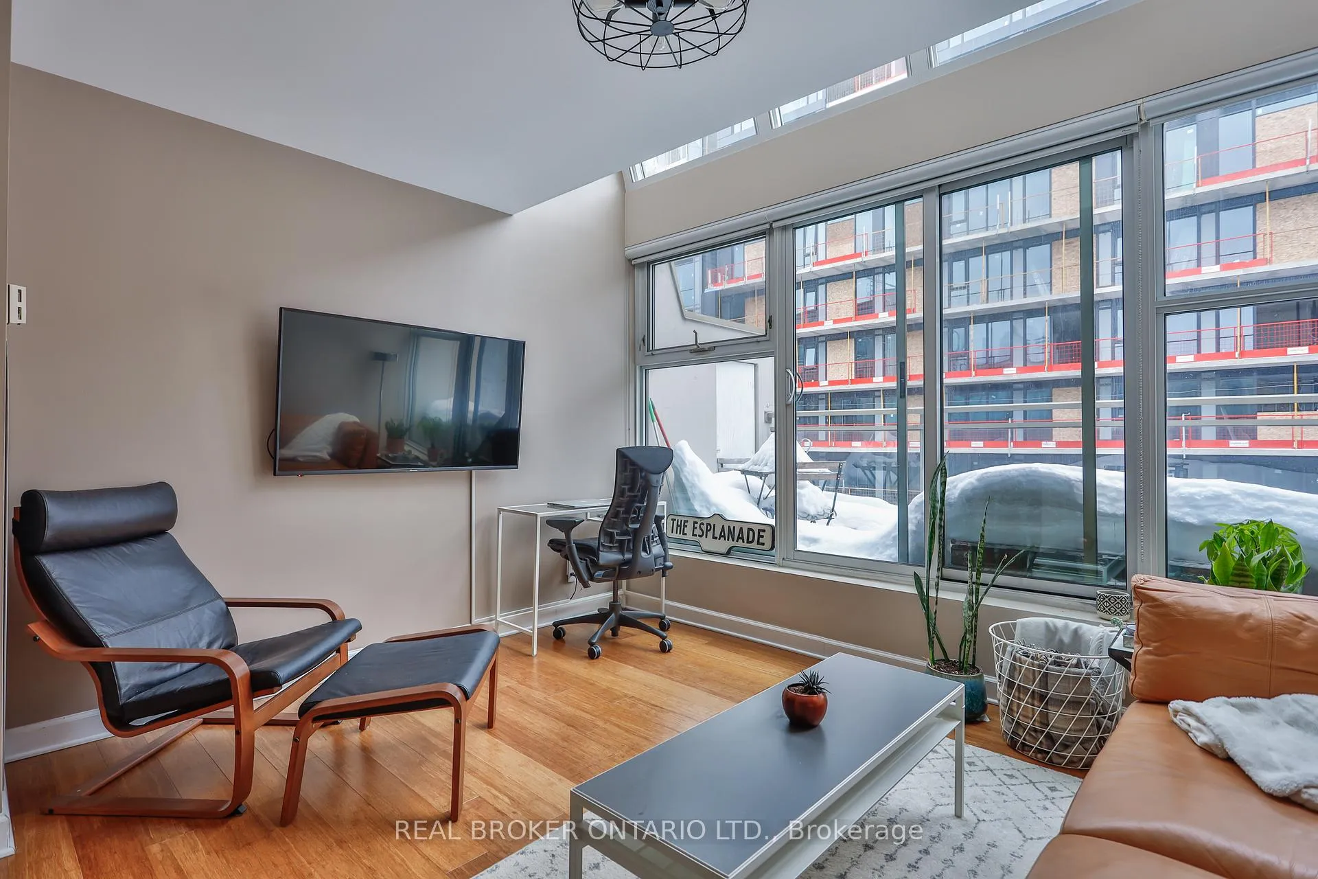 Photo 3 of Unit 912, 222 The Esplanade, Toronto, Waterfront Communities — HOMEH