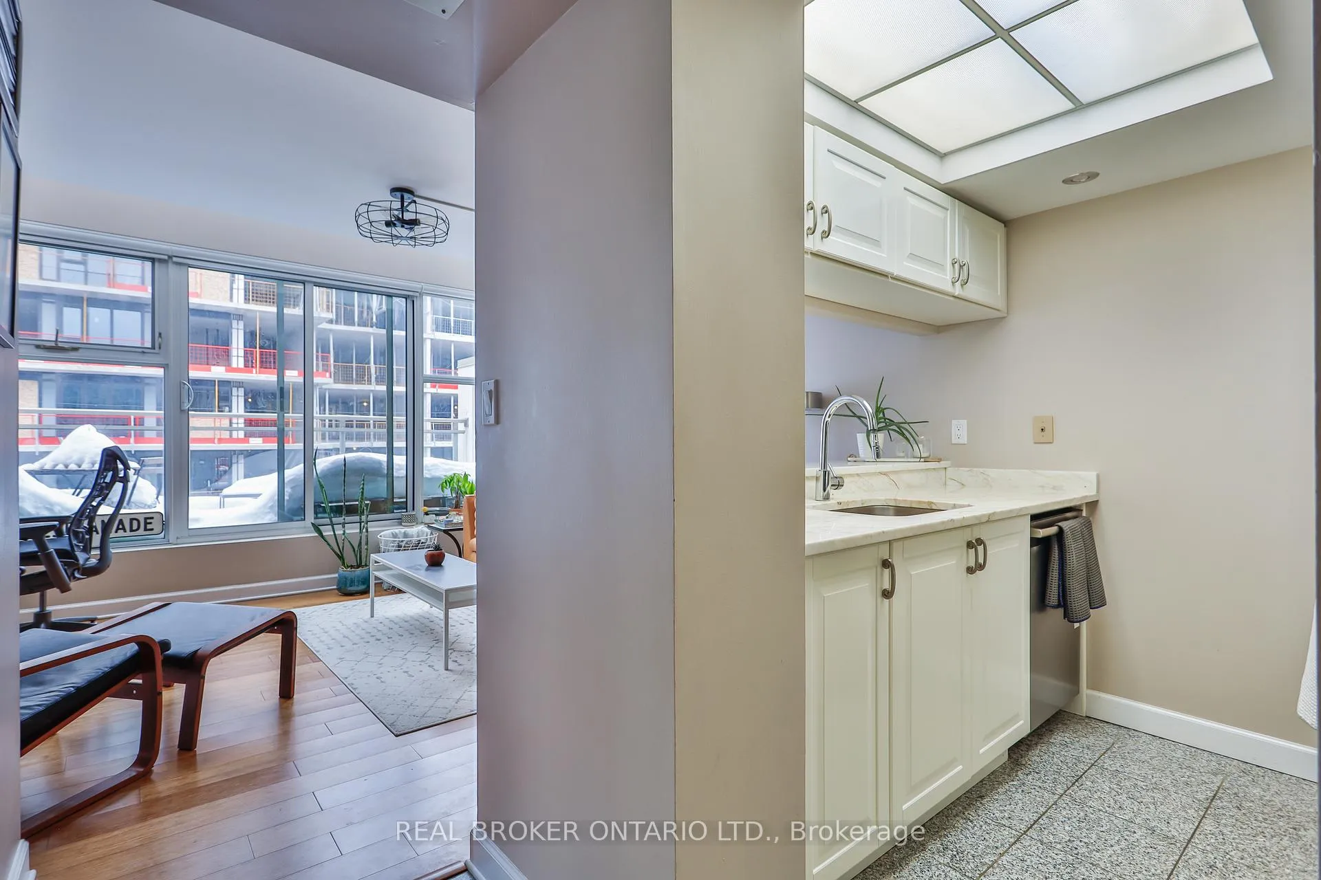 Photo 6 of Unit 912, 222 The Esplanade, Toronto, Waterfront Communities — HOMEH