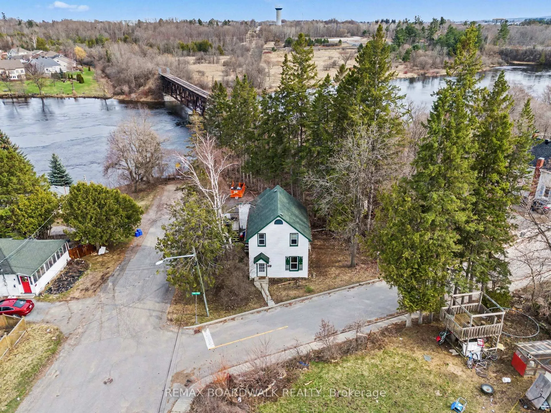 Photo 2 of 73 Carss Street, Arnprior — HOMEH