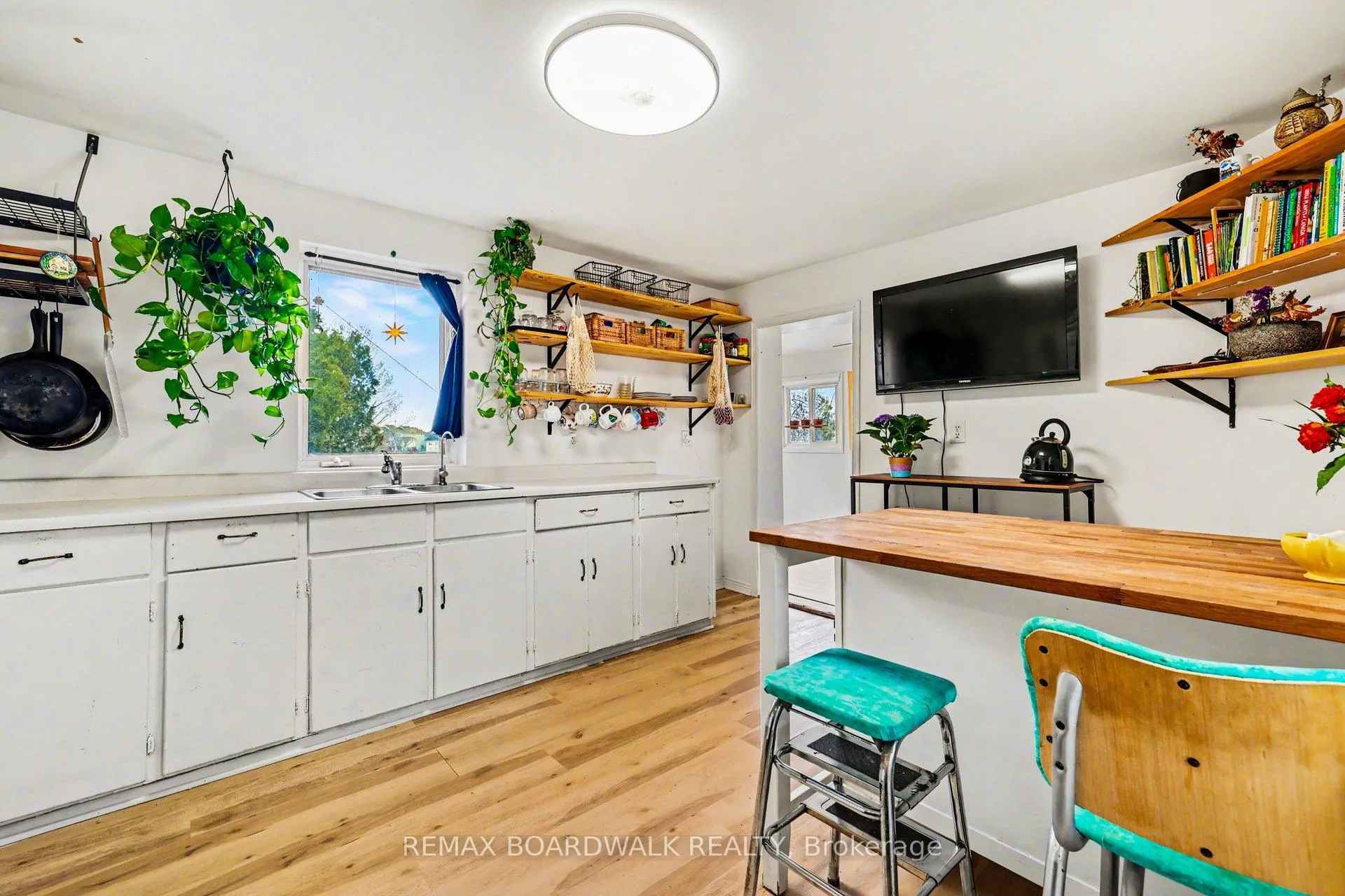 Photo 4 of 73 Carss Street, Arnprior — HOMEH
