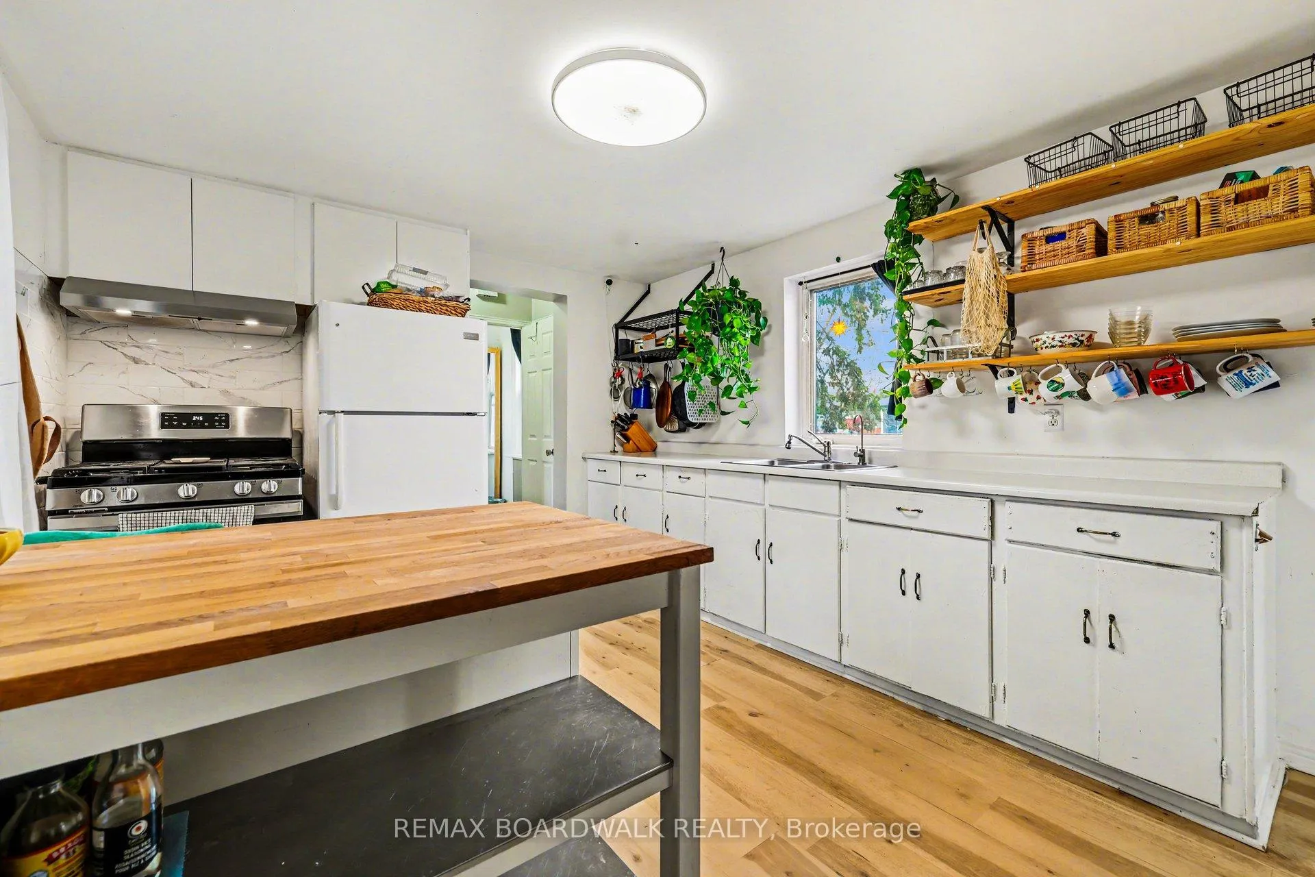 Photo 5 of 73 Carss Street, Arnprior — HOMEH