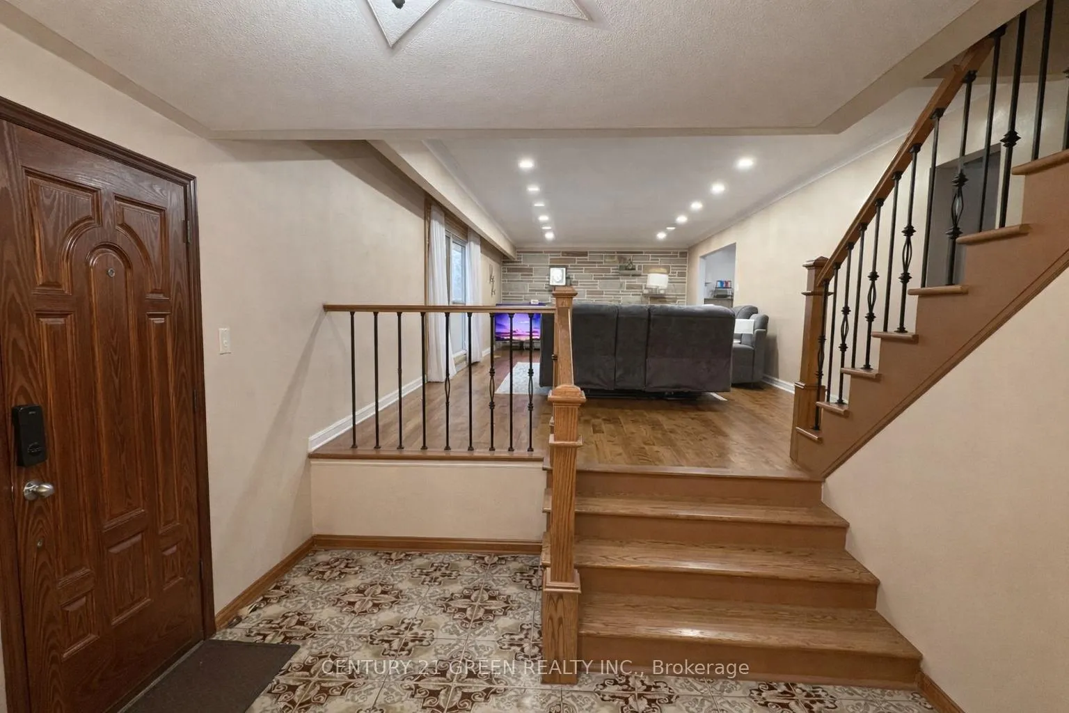 Photo 3 of 73 Owen Place, Hamilton, Greenford — HOMEH