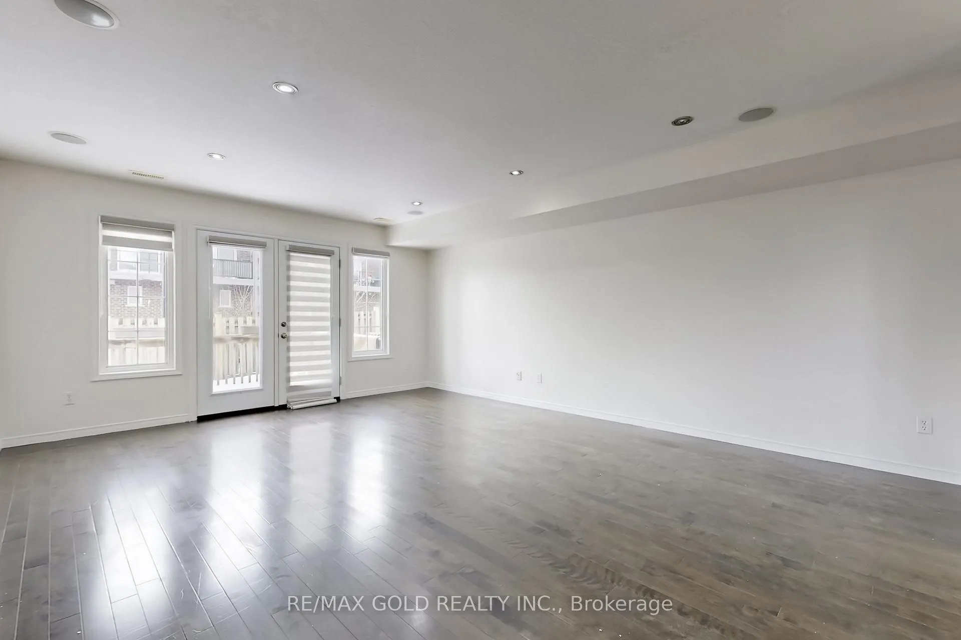 Photo 5 of Unit 1A, 50 Howe Drive, Kitchener, Laurentian Hills — HOMEH